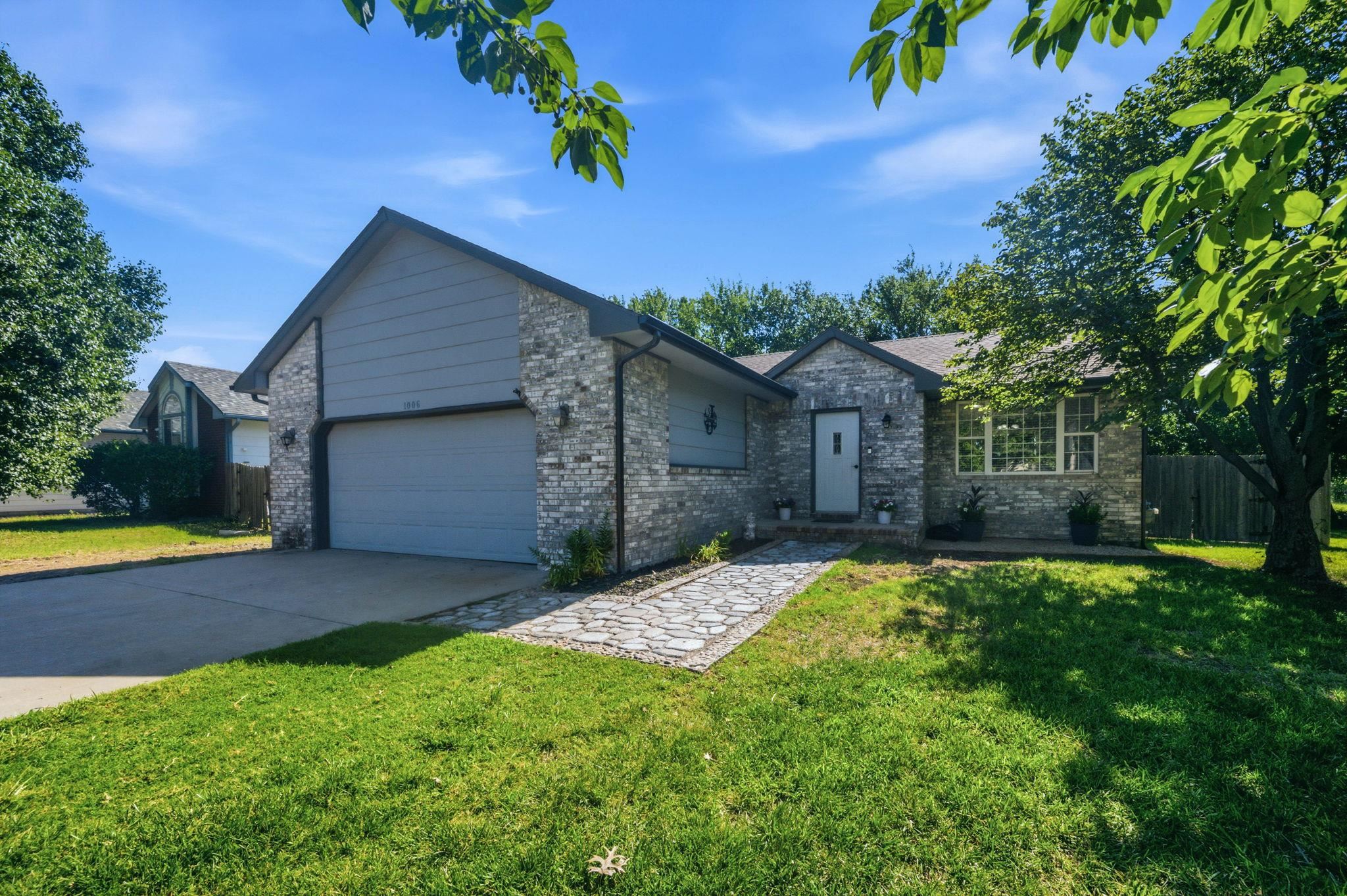 1006 N Park Rd, Rose Hill, KS 67133