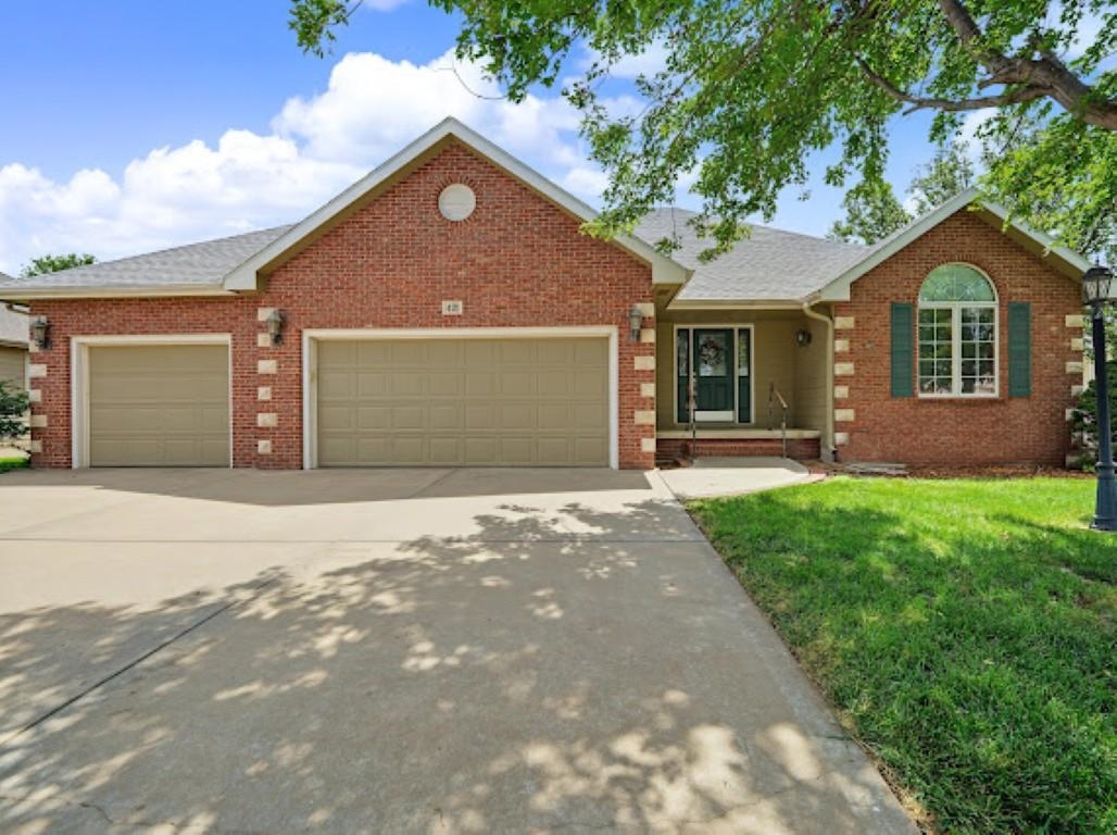 421 S Estates Dr, Salina, KS 67401
