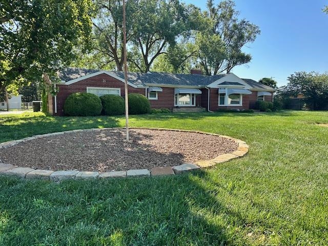 1200 Parkwood Ln, Newton, KS 67114