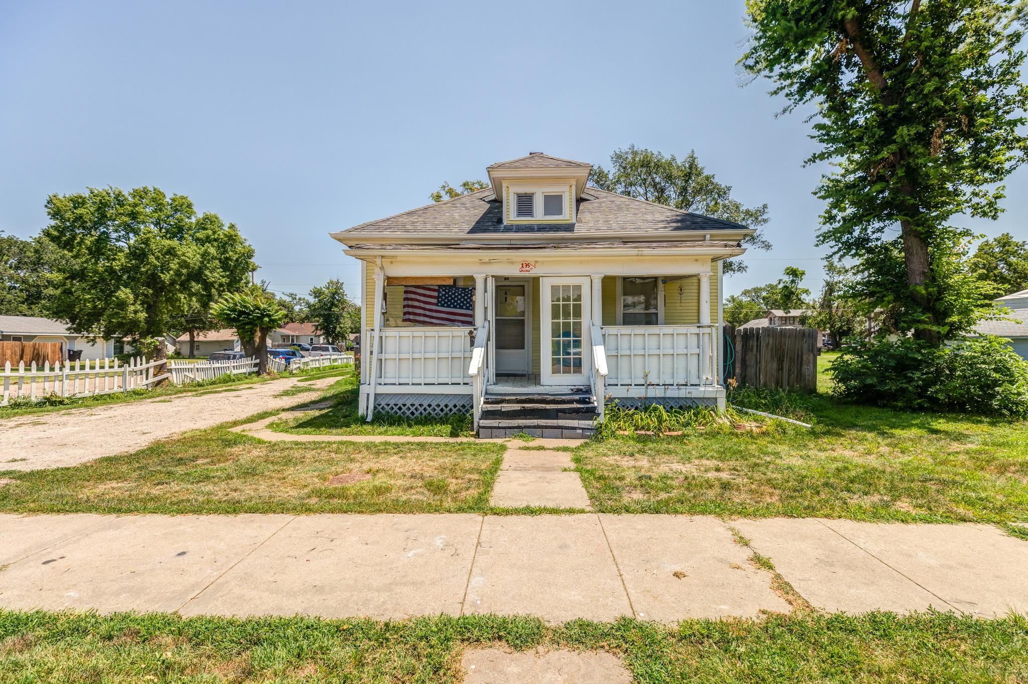135 S Chicago St, Salina, KS 67401