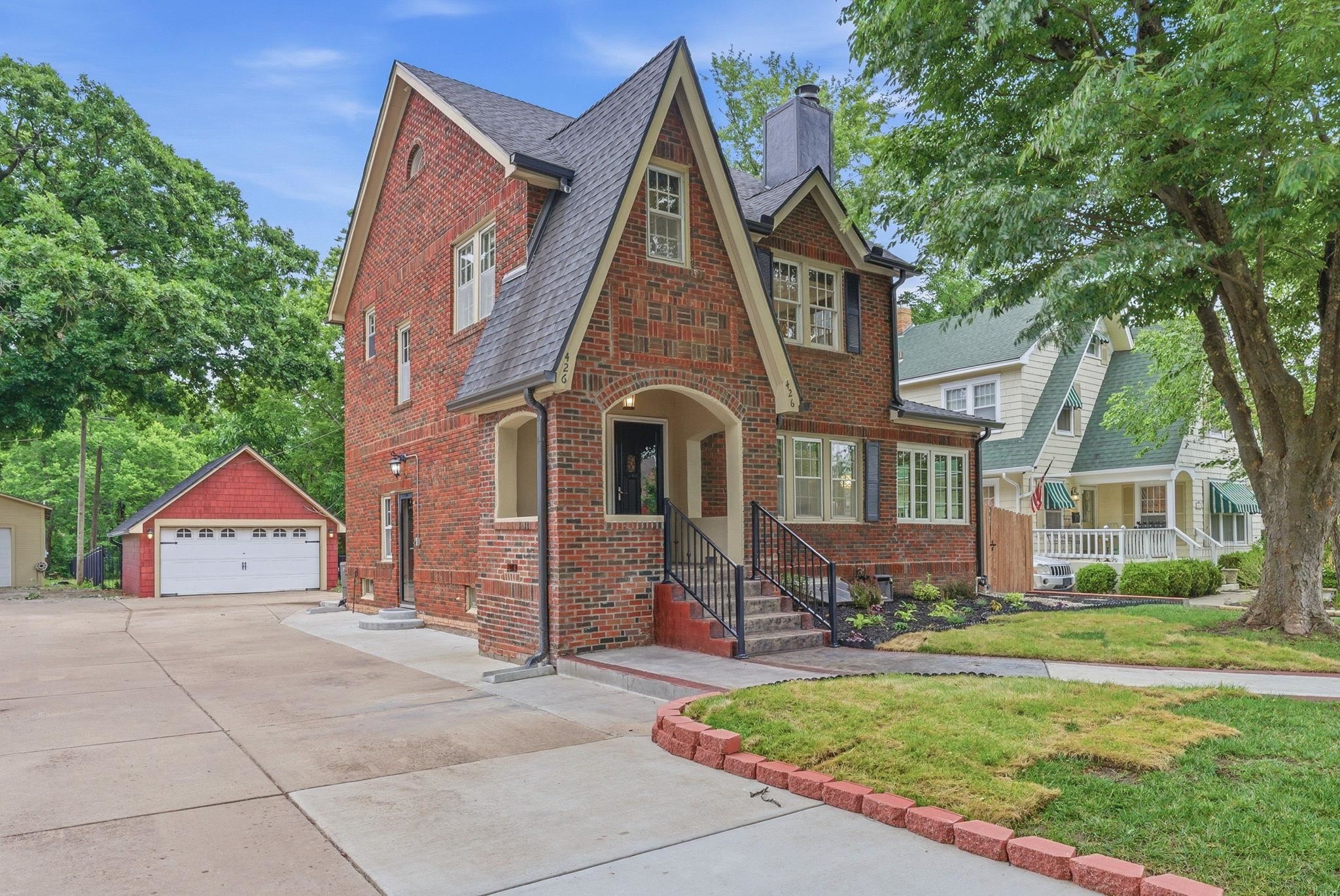 426 S Belmont St, Wichita, KS 67218