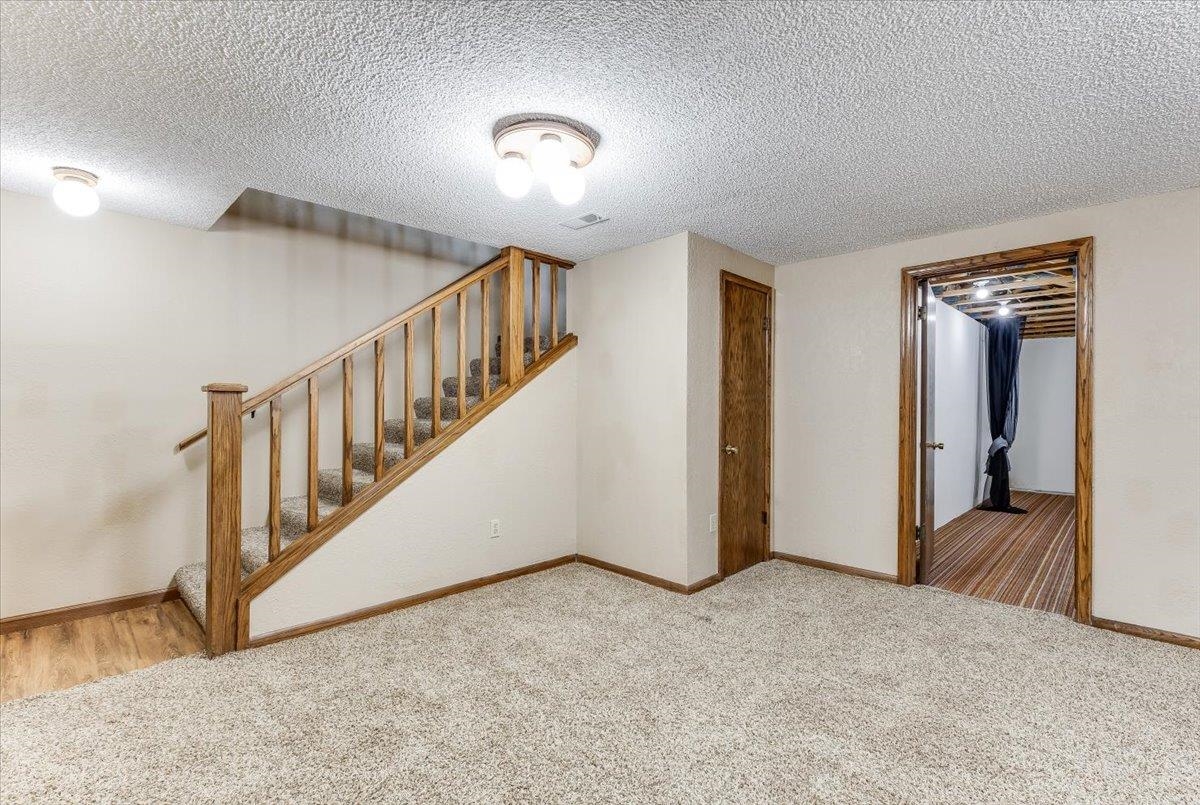 1309 S Bridgewater Dr, Wichita, KS 67209