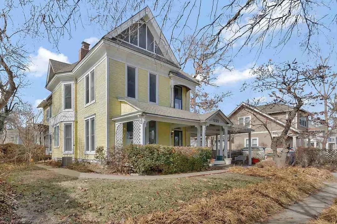 1121 N Bitting Ave, Wichita, KS 67203-3524