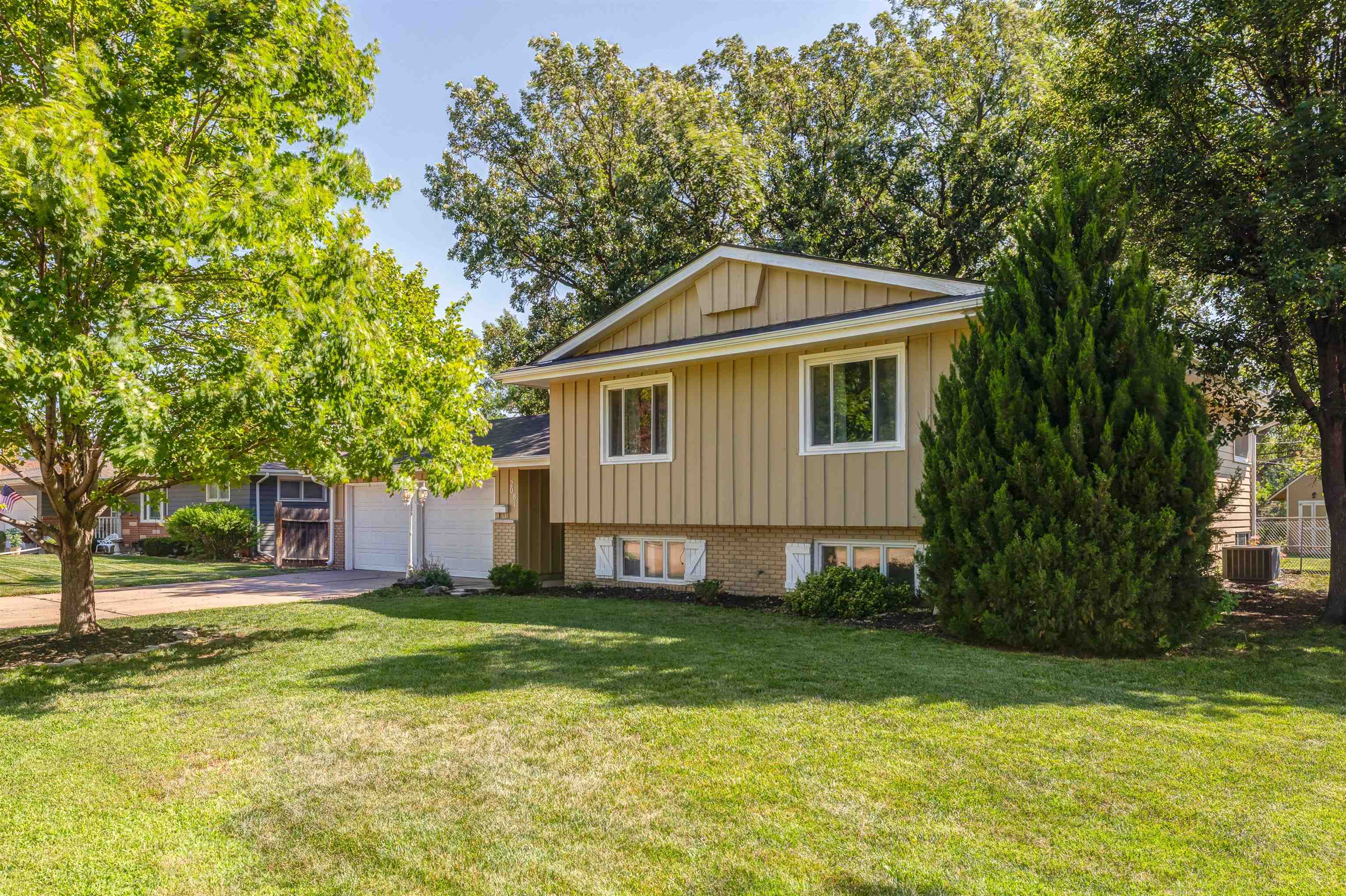 2081 Leland Way, Salina, KS 67401