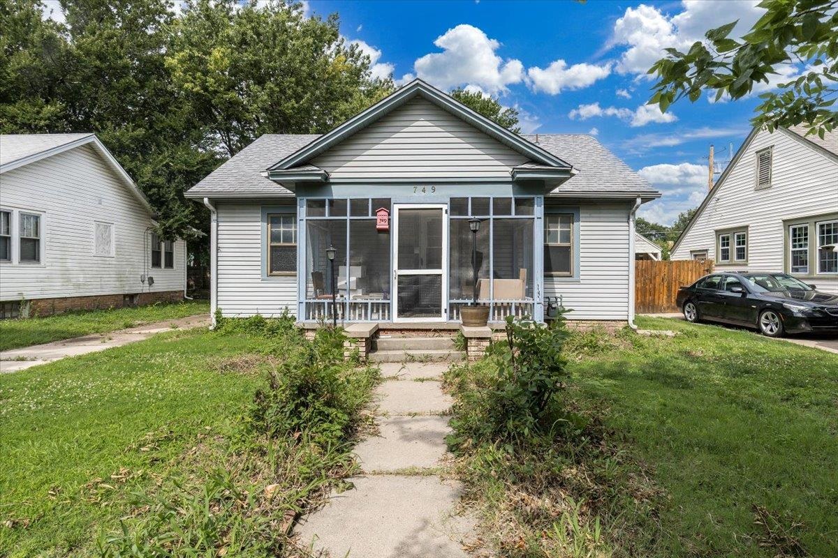 749 S Spruce St, Wichita, KS 67211