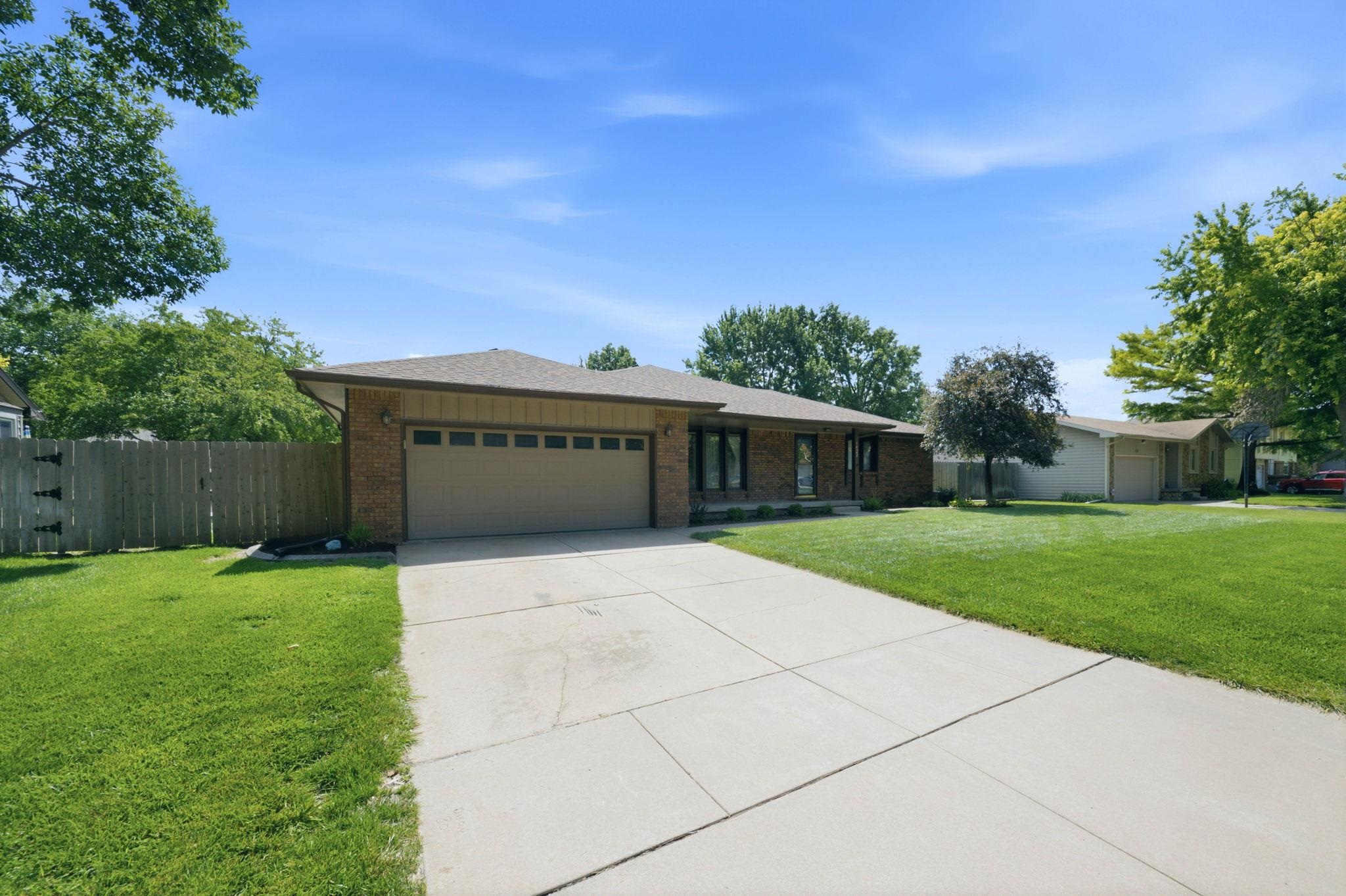 1422 N Rutgers St, Wichita, KS 67212