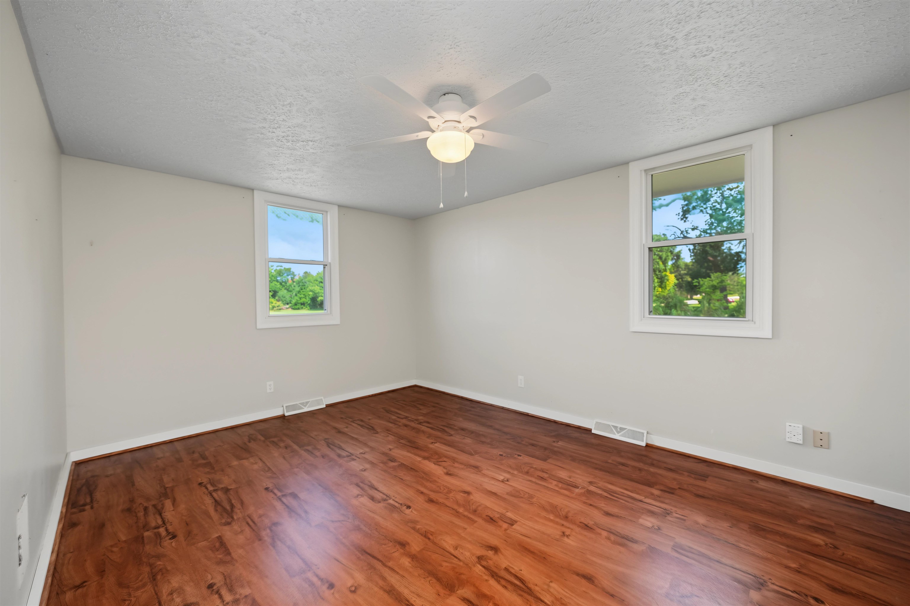 300 E Railroad Ave, Beverly, KS 67423-9110