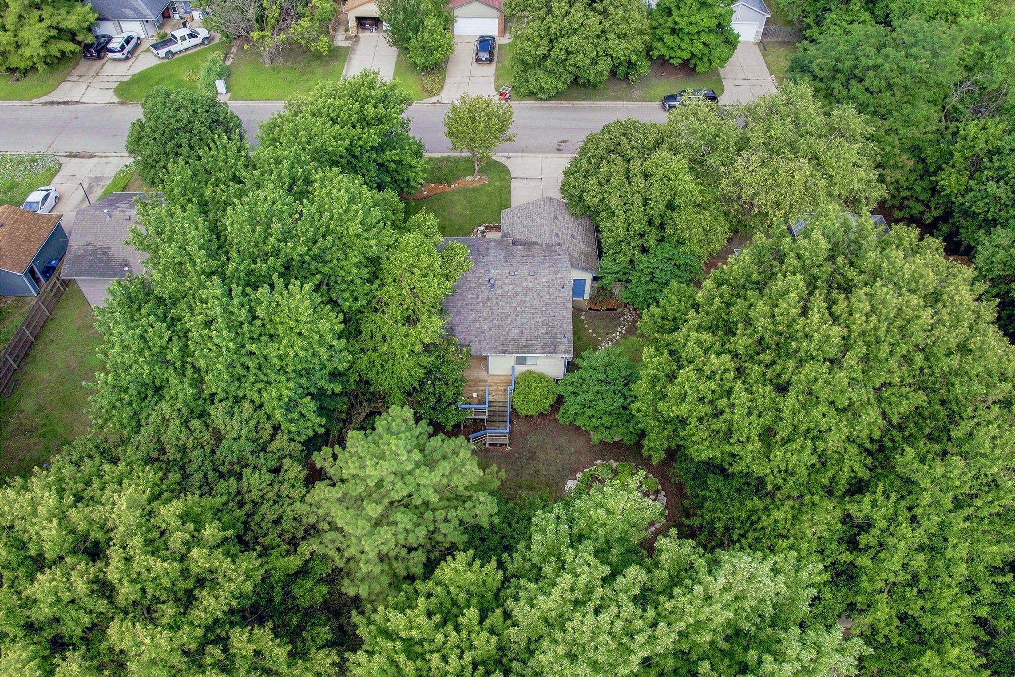 320 N Shawnee Dr, Kechi, KS 67067
