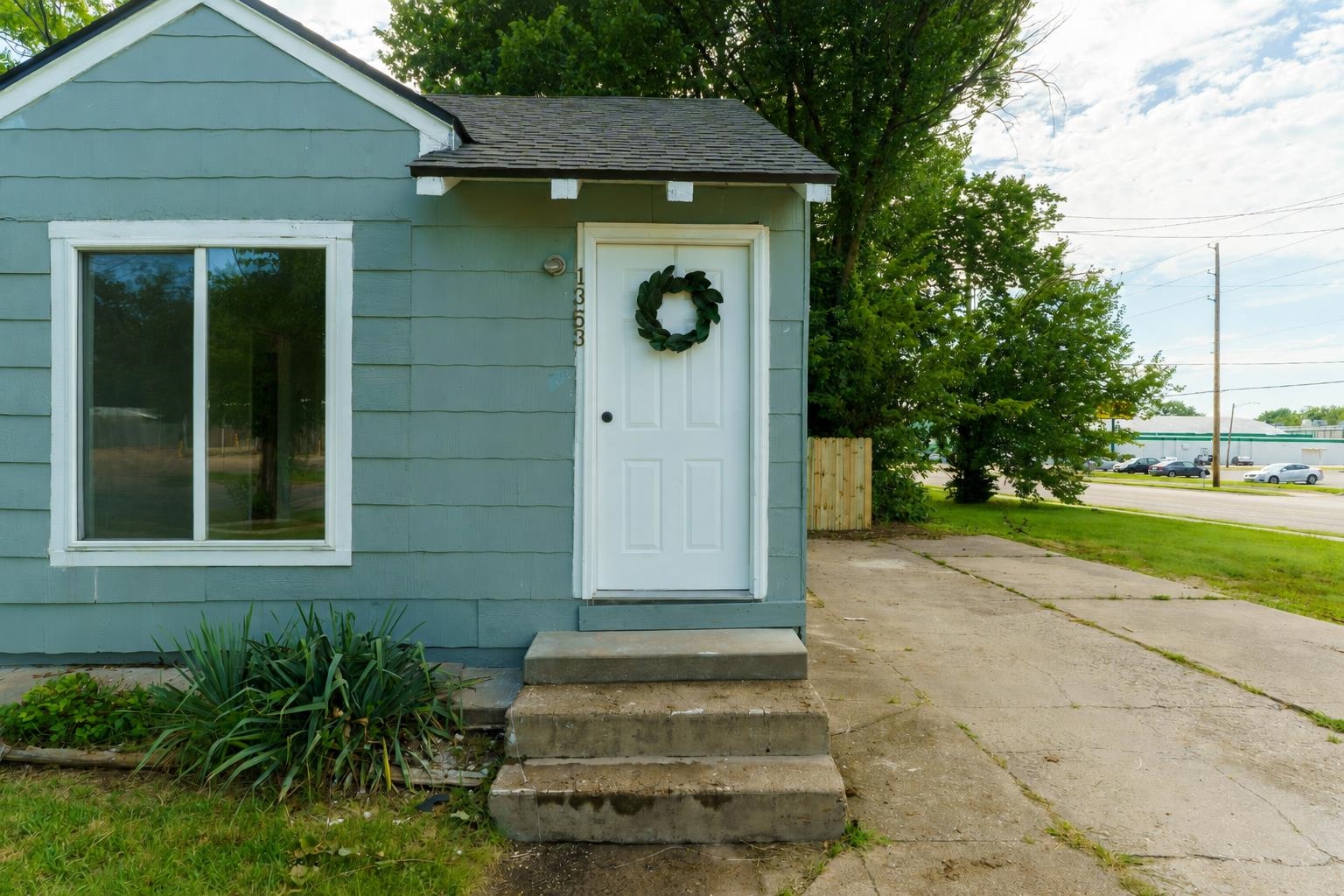 1353 N Pershing Ave, Wichita, KS 67208