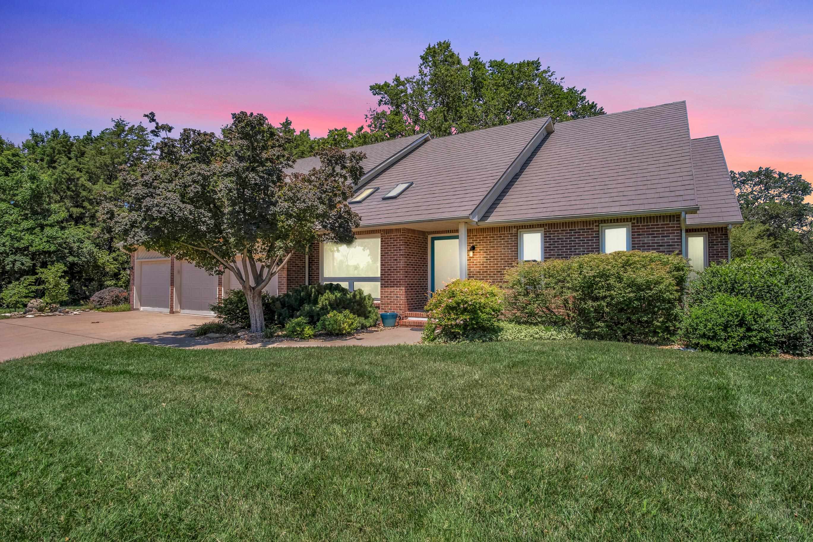701 Wedgewood Dr, Newton, KS 67114