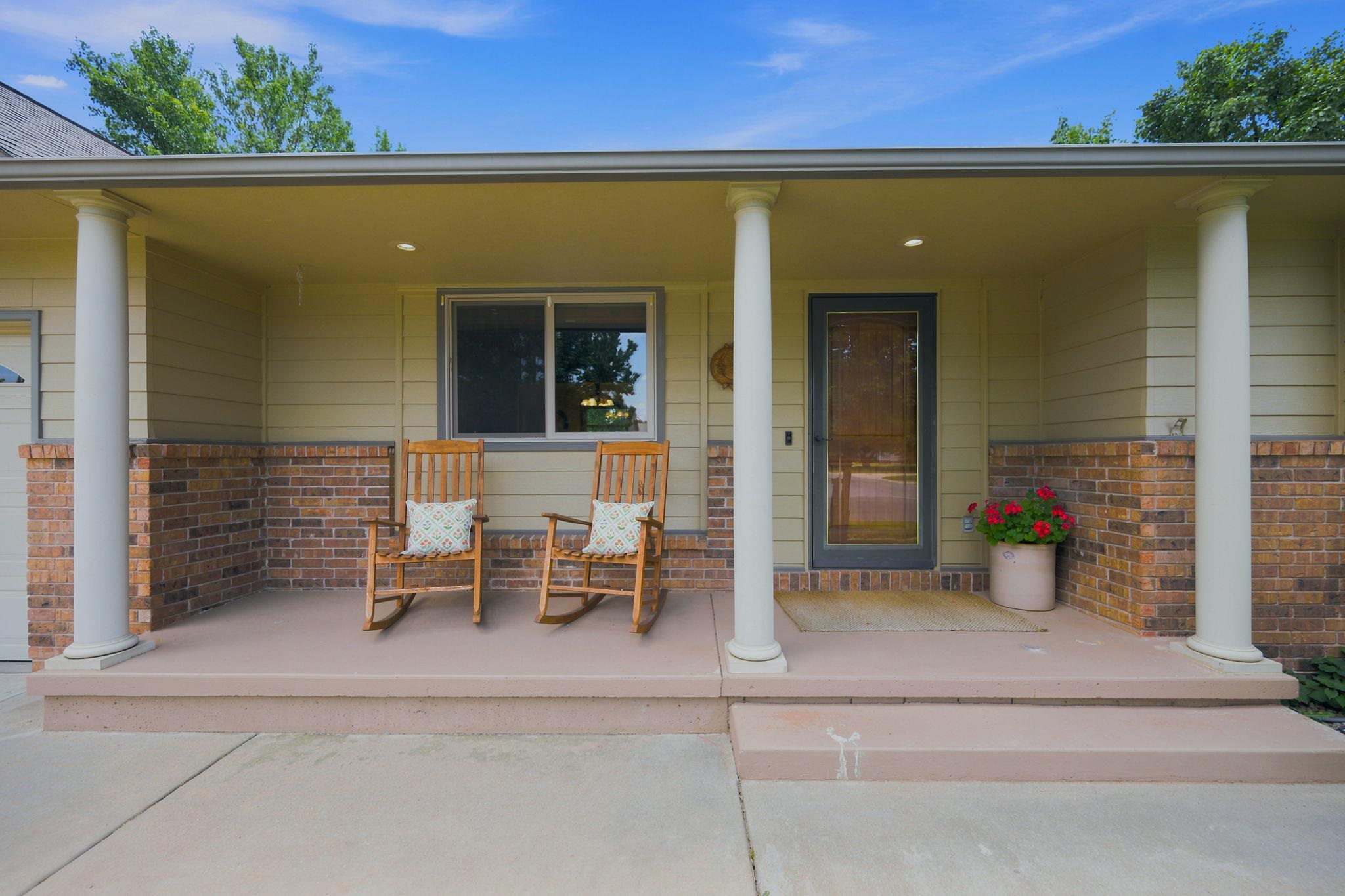 6509 E Danbury St, Bel Aire, KS 67226