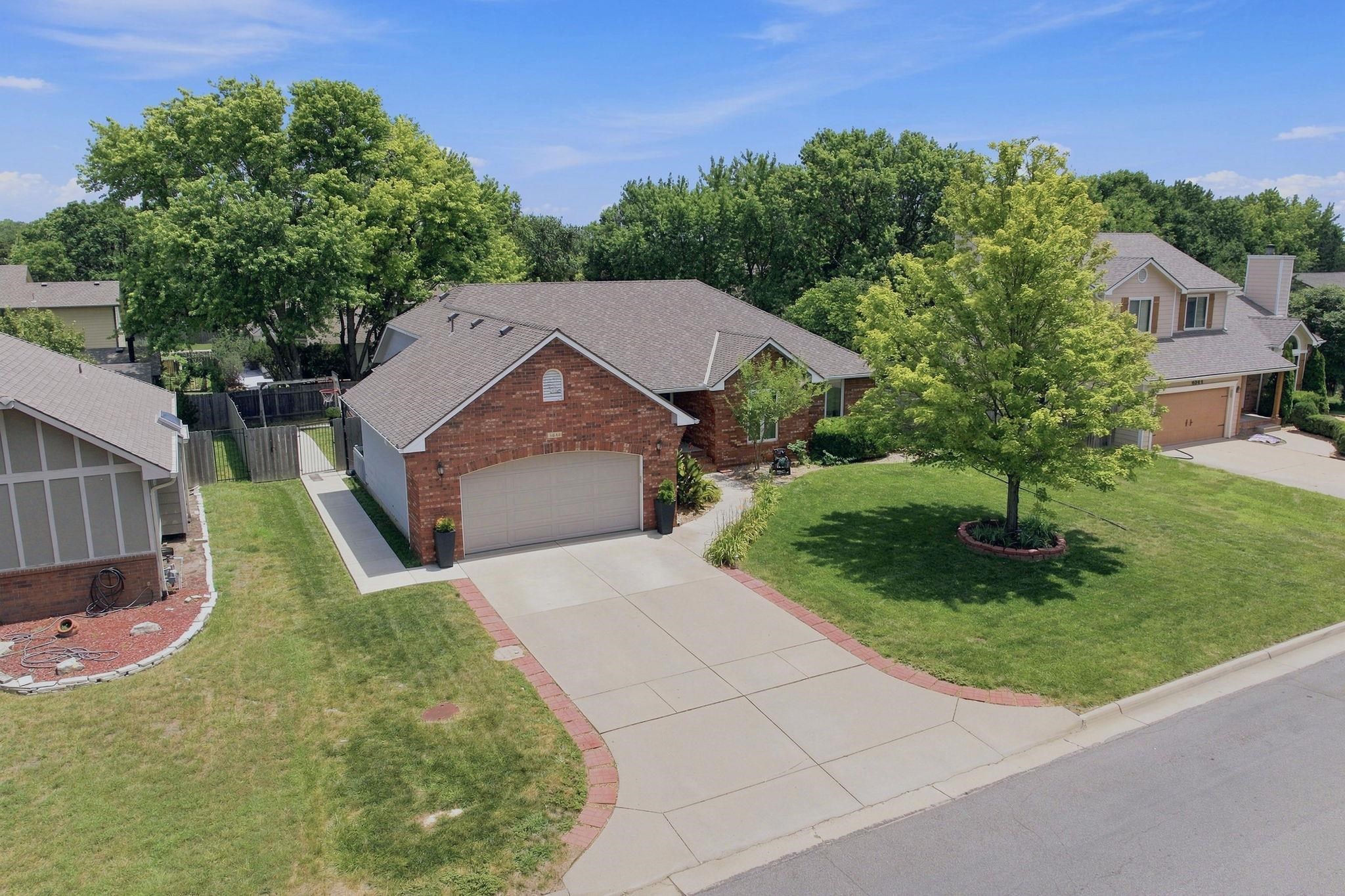 4848 N Farmstead St, Bel Aire, KS 67220