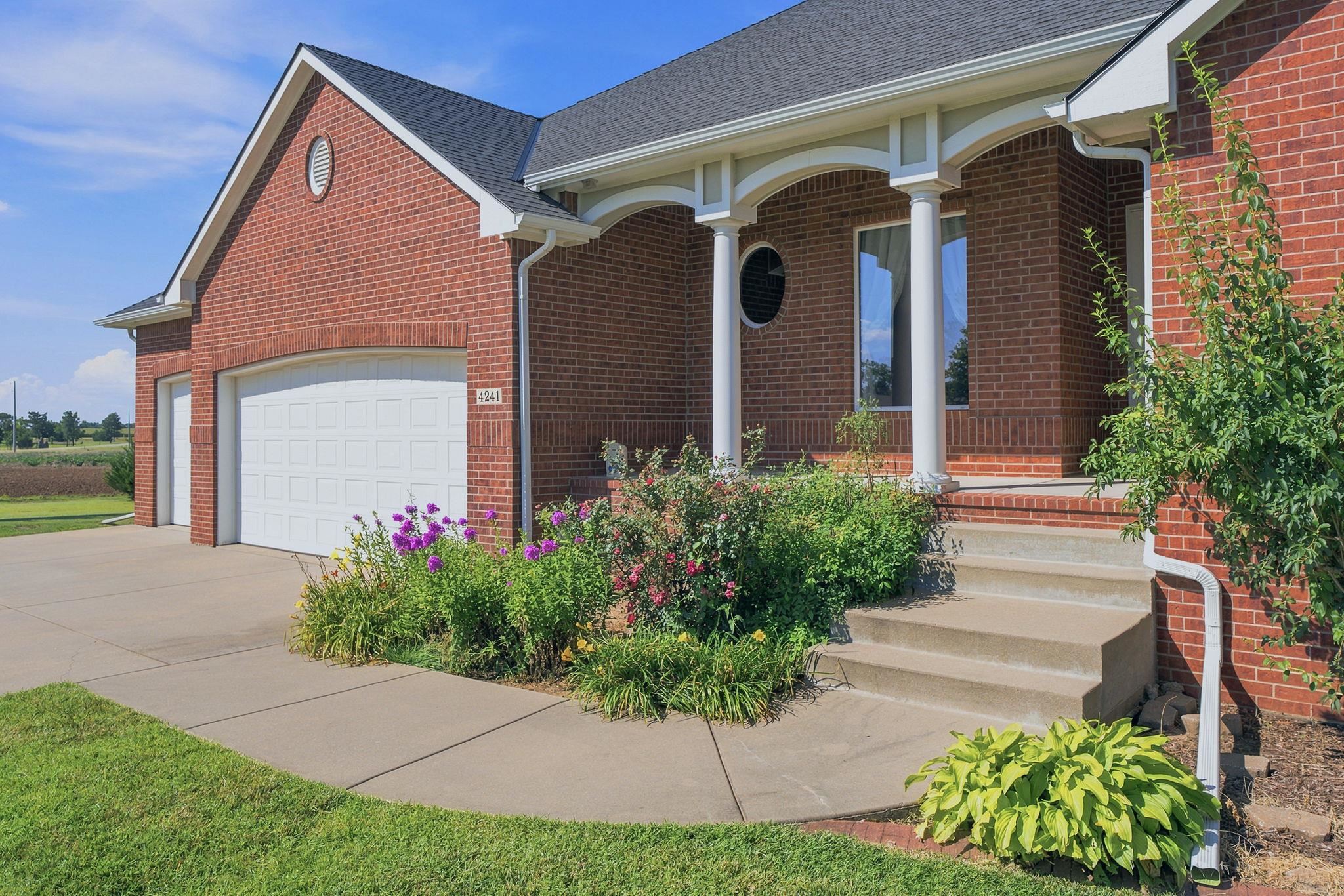 4241 N 167th St, Colwich, KS 67030