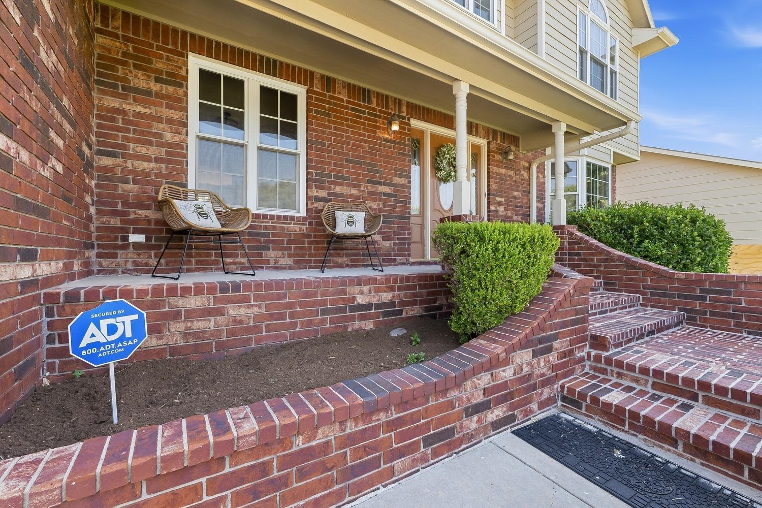 2142 N Malcolm St, Wichita, KS 67208