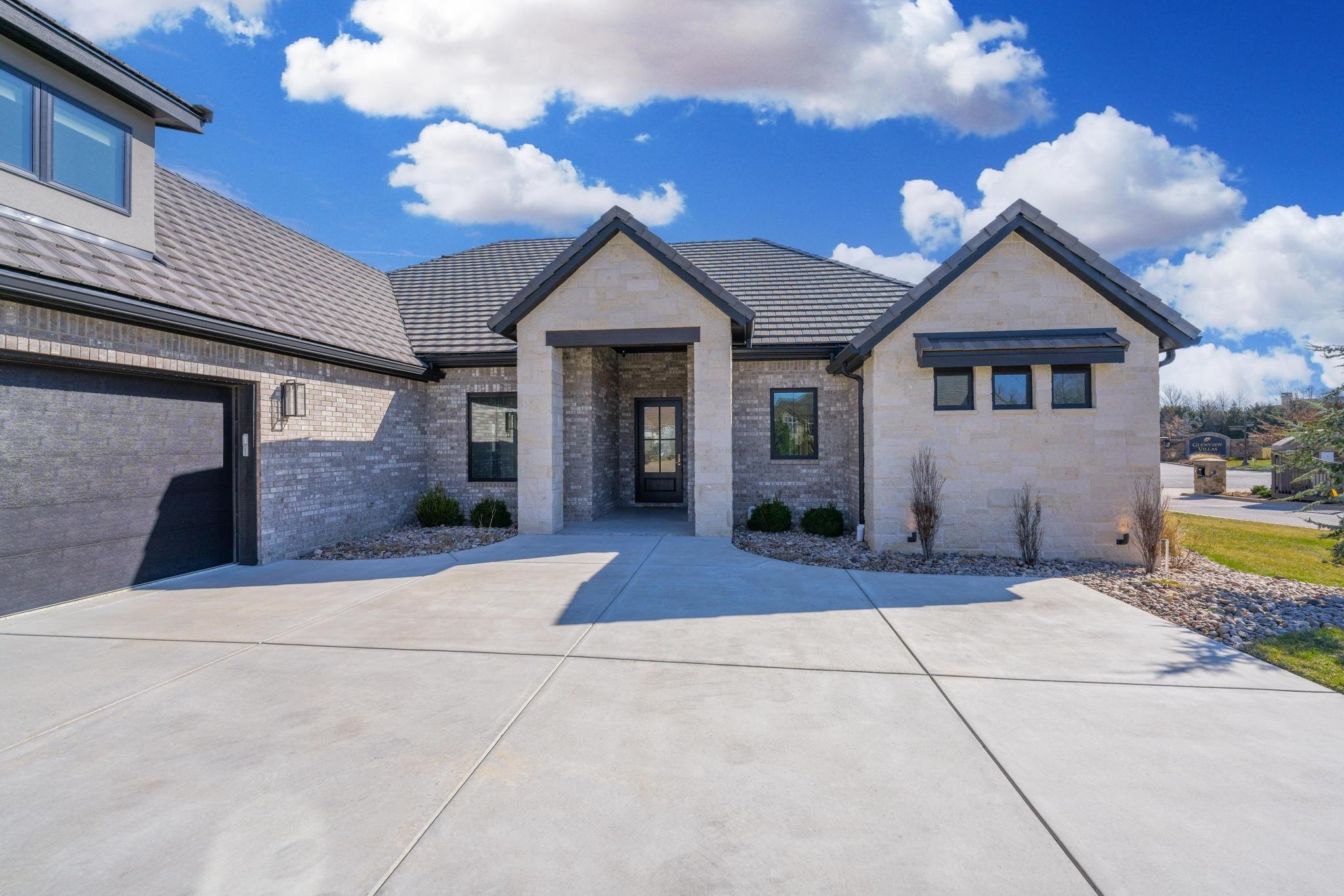 2012 N Veranda Cir, Wichita, KS 67206