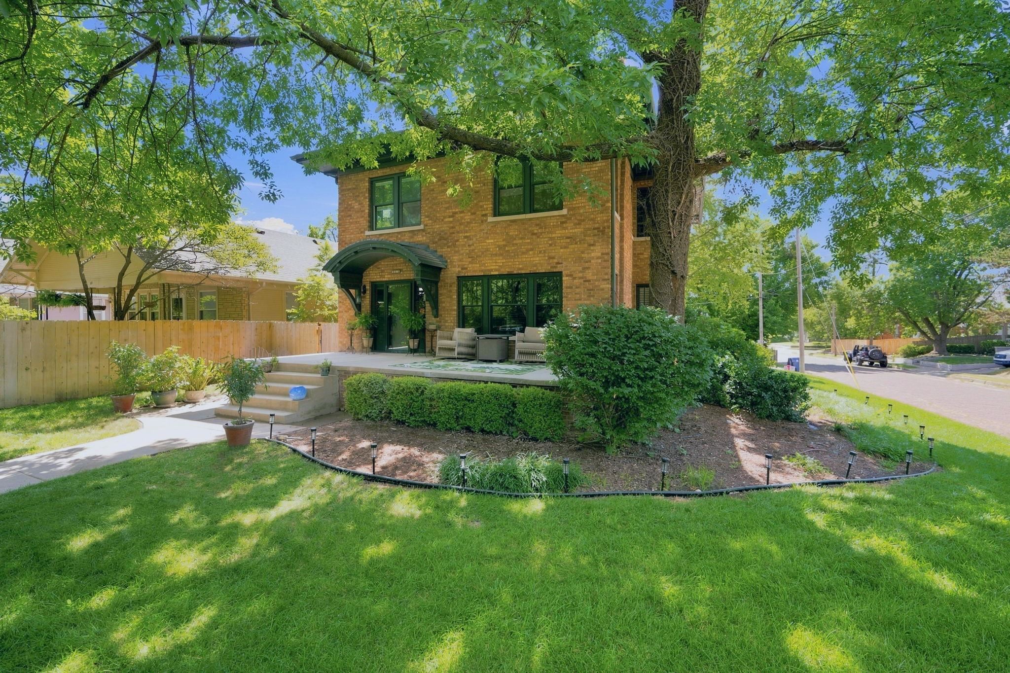 357 N Yale Ave, Wichita, KS 67208
