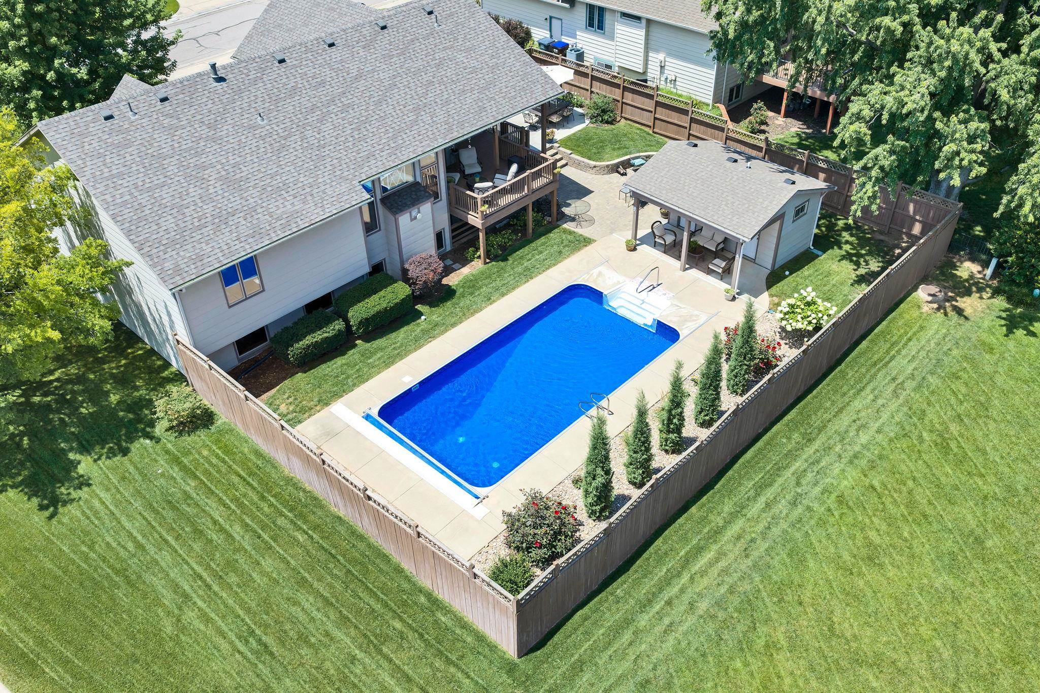 10602 W Meribeau Ct, Wichita, KS 67212
