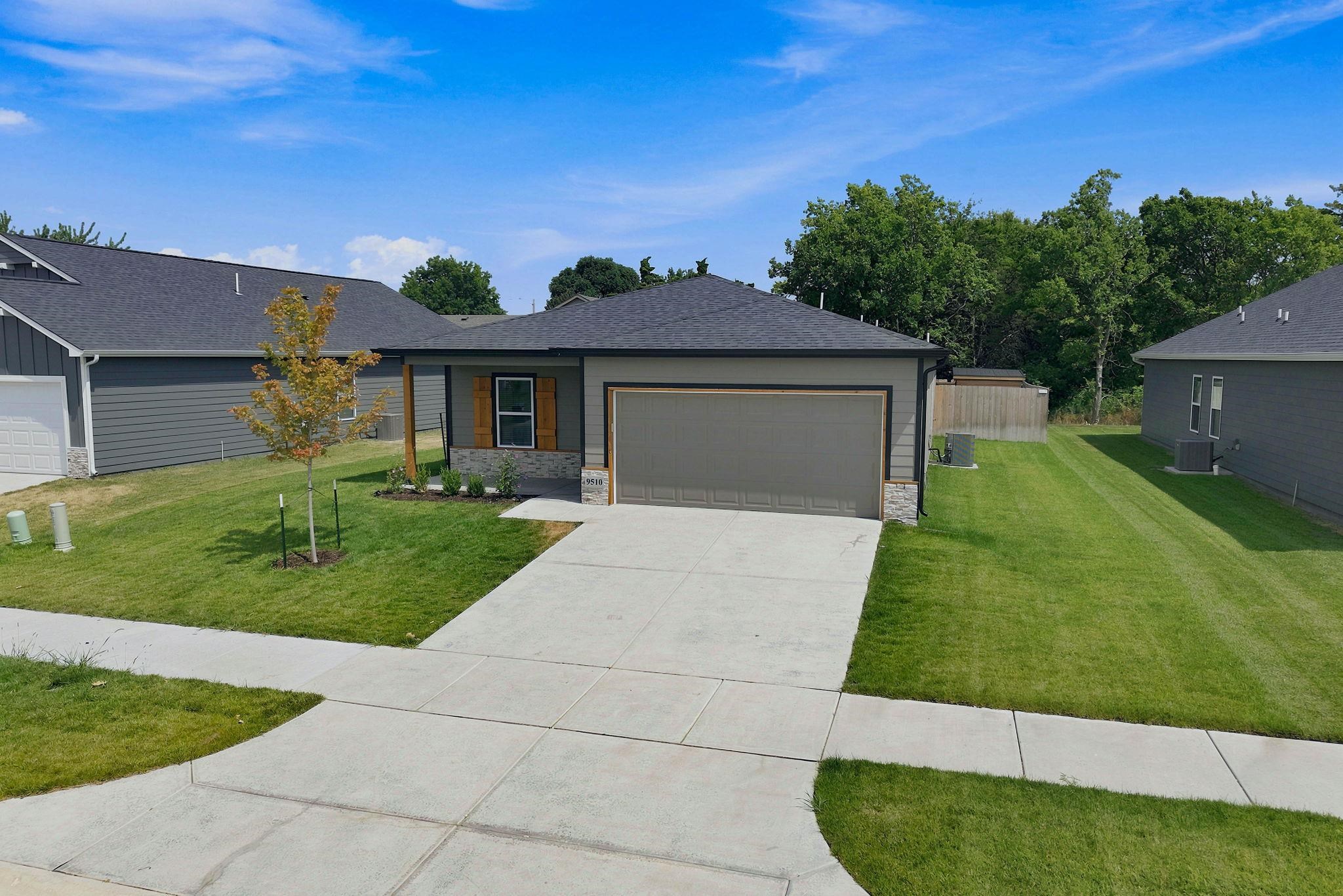 9510 E Creed St, Wichita, KS 67210