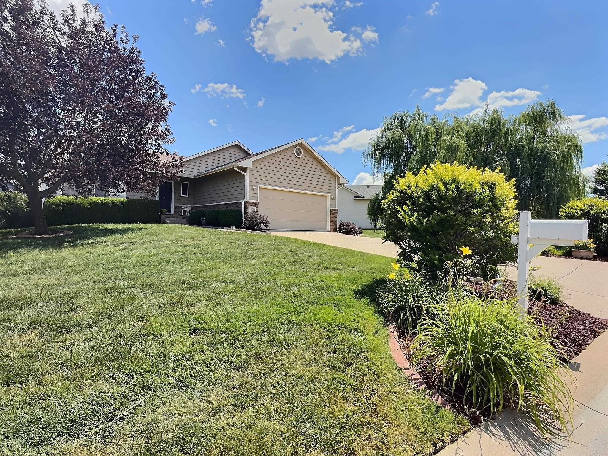 1422 E Prairie Hill, Park City, KS 67219