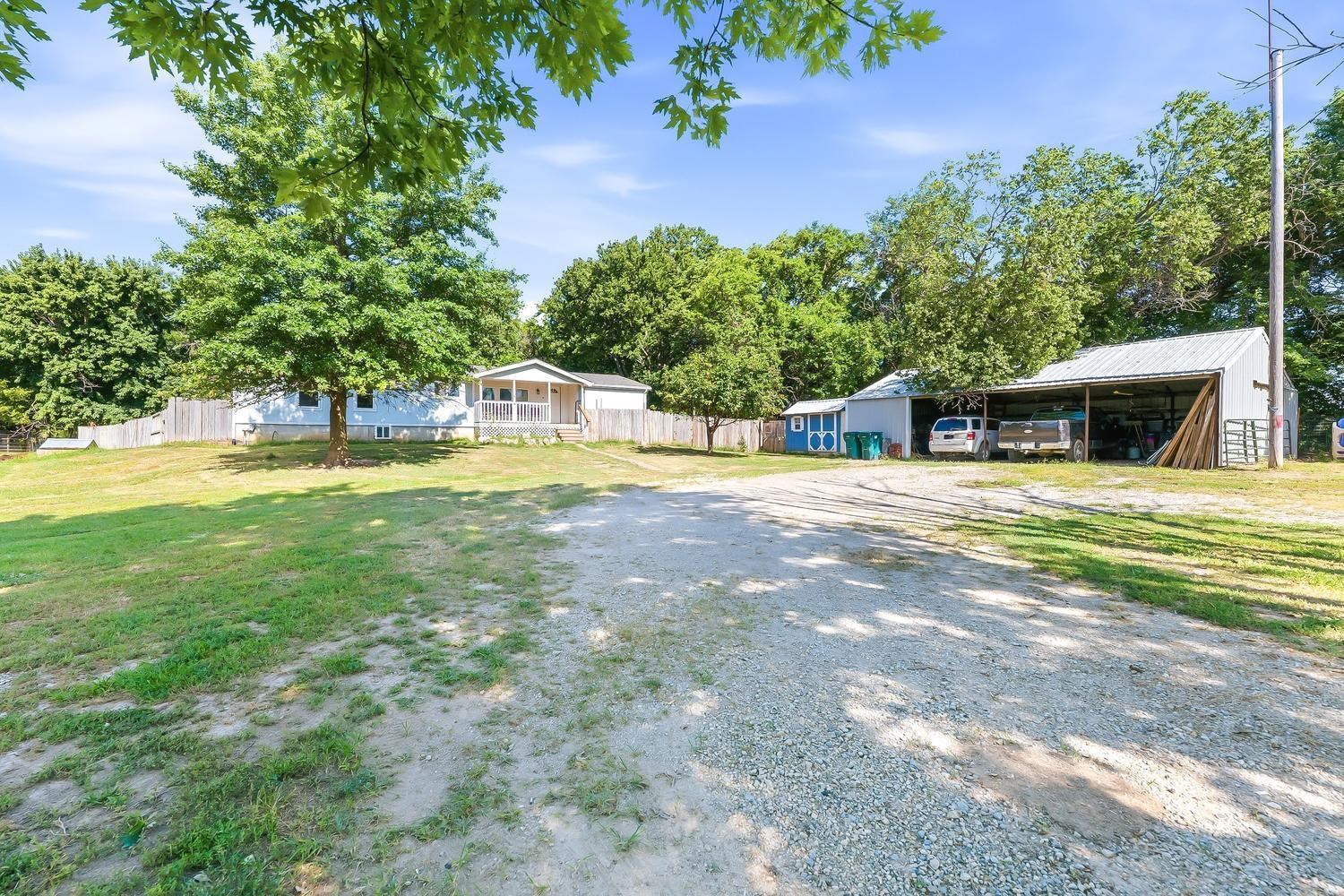 16775 SW Cherokee, Douglass, KS 67039