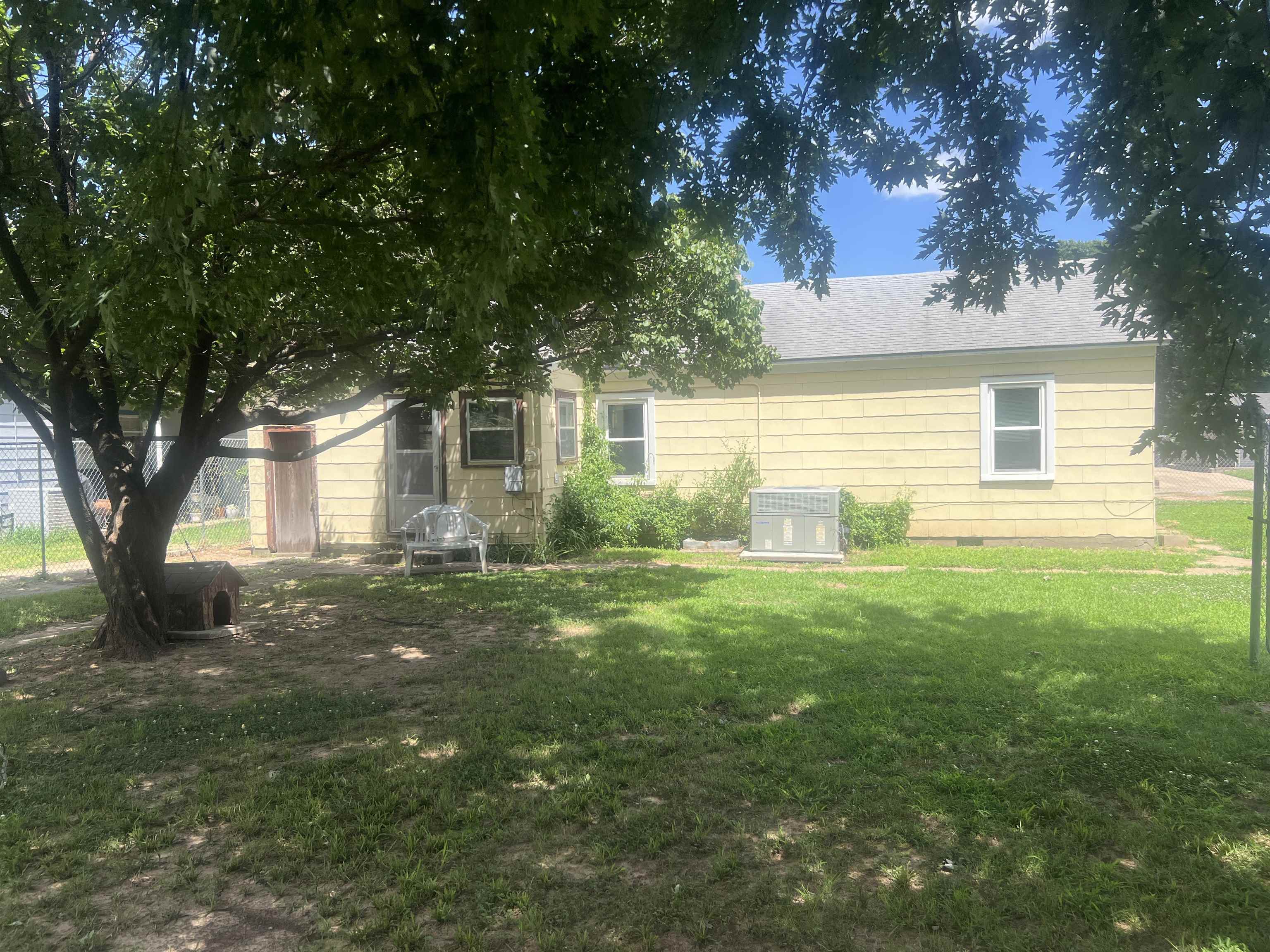 1611 N 8, Arkansas City, KS 67005