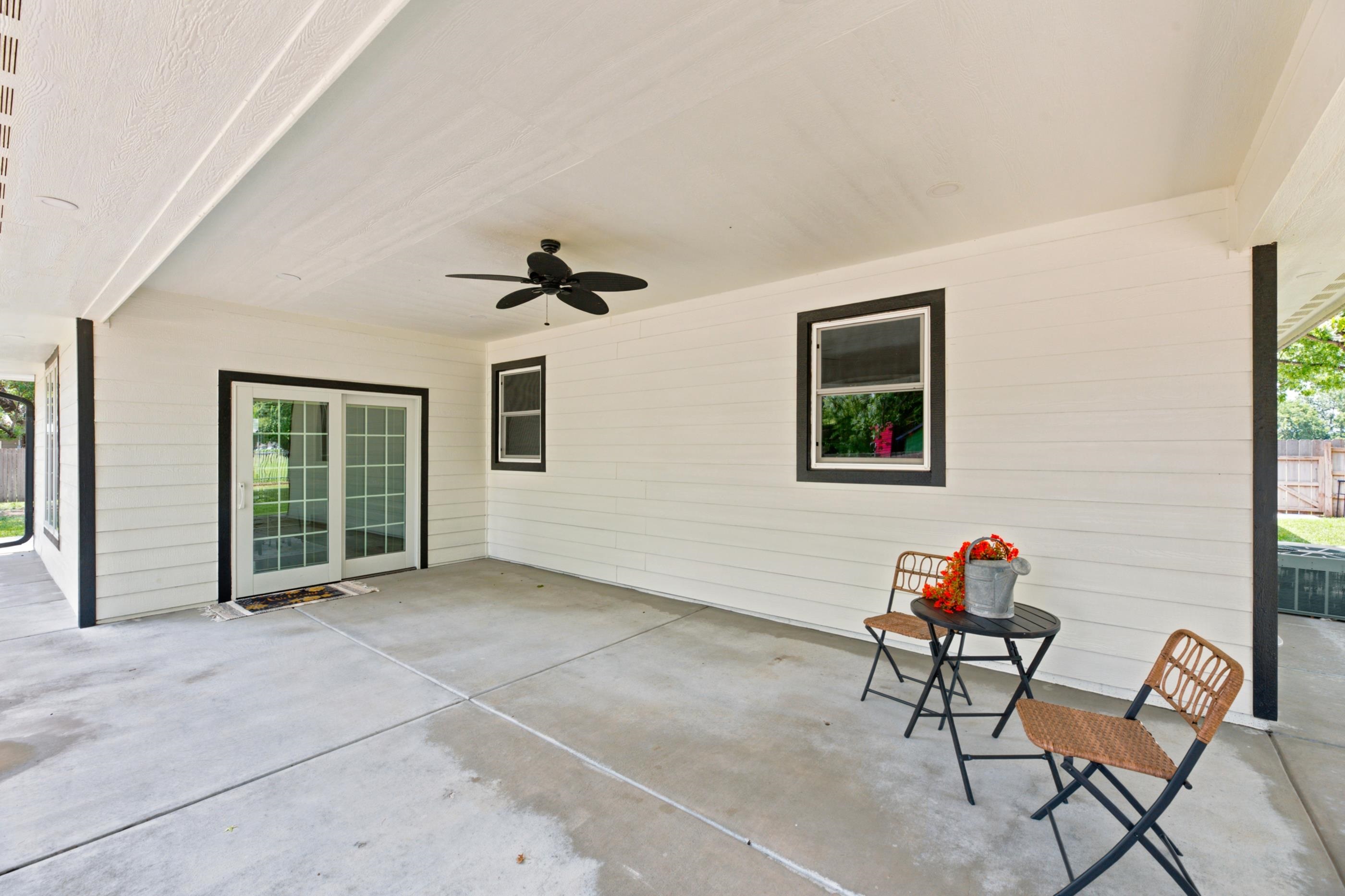 2200 W 51st St, Wichita, KS 67204