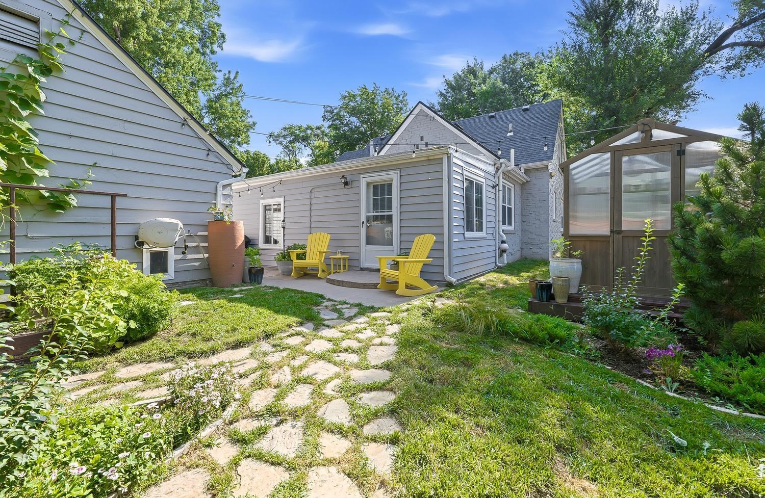 211 N Battin Ave, Wichita, KS 67208