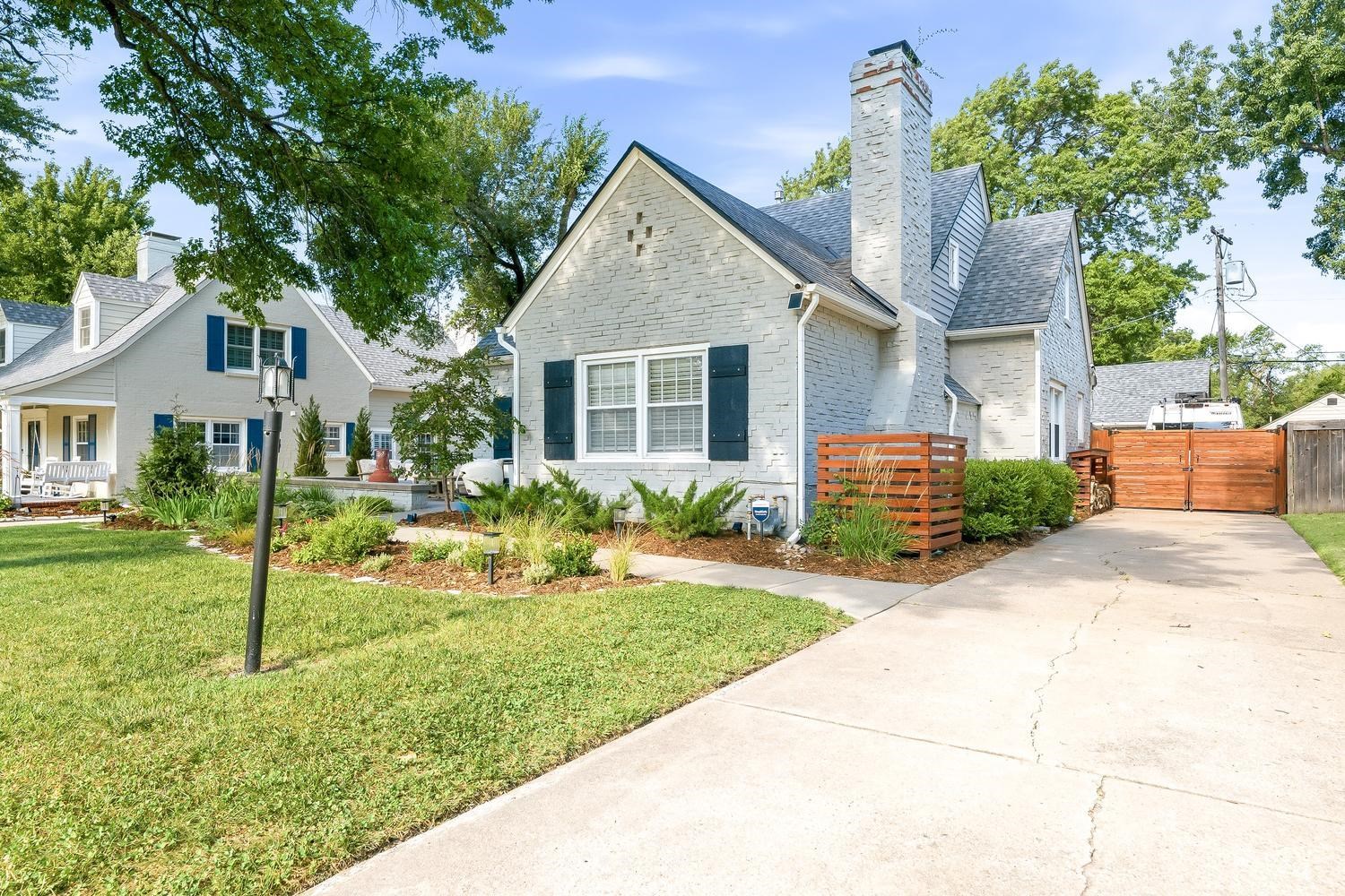 211 N Battin Ave, Wichita, KS 67208