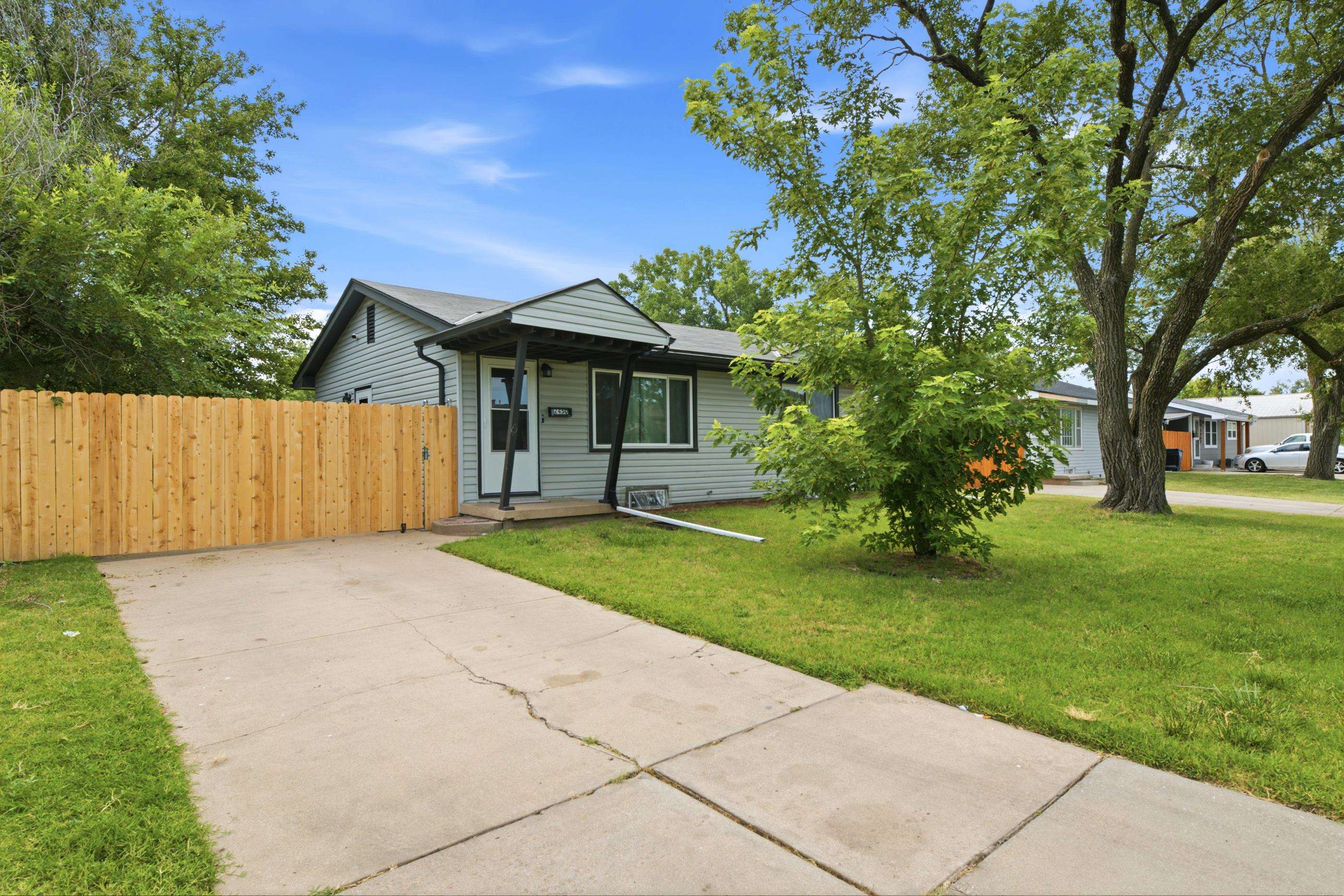 2450 S St Clair Ave, Wichita, KS 67217