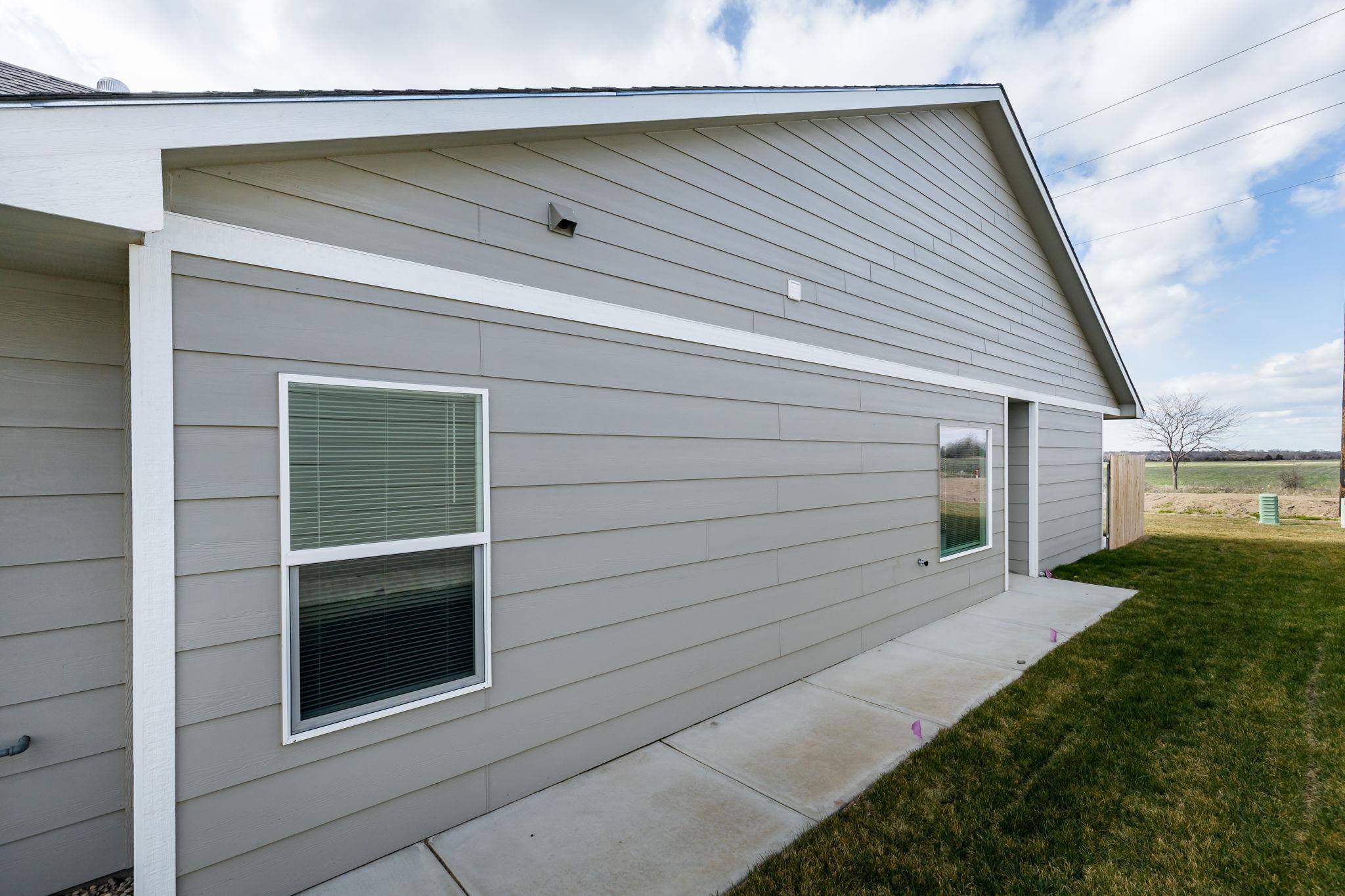 5407 N Colburn Ct, Bel Aire, KS 67220