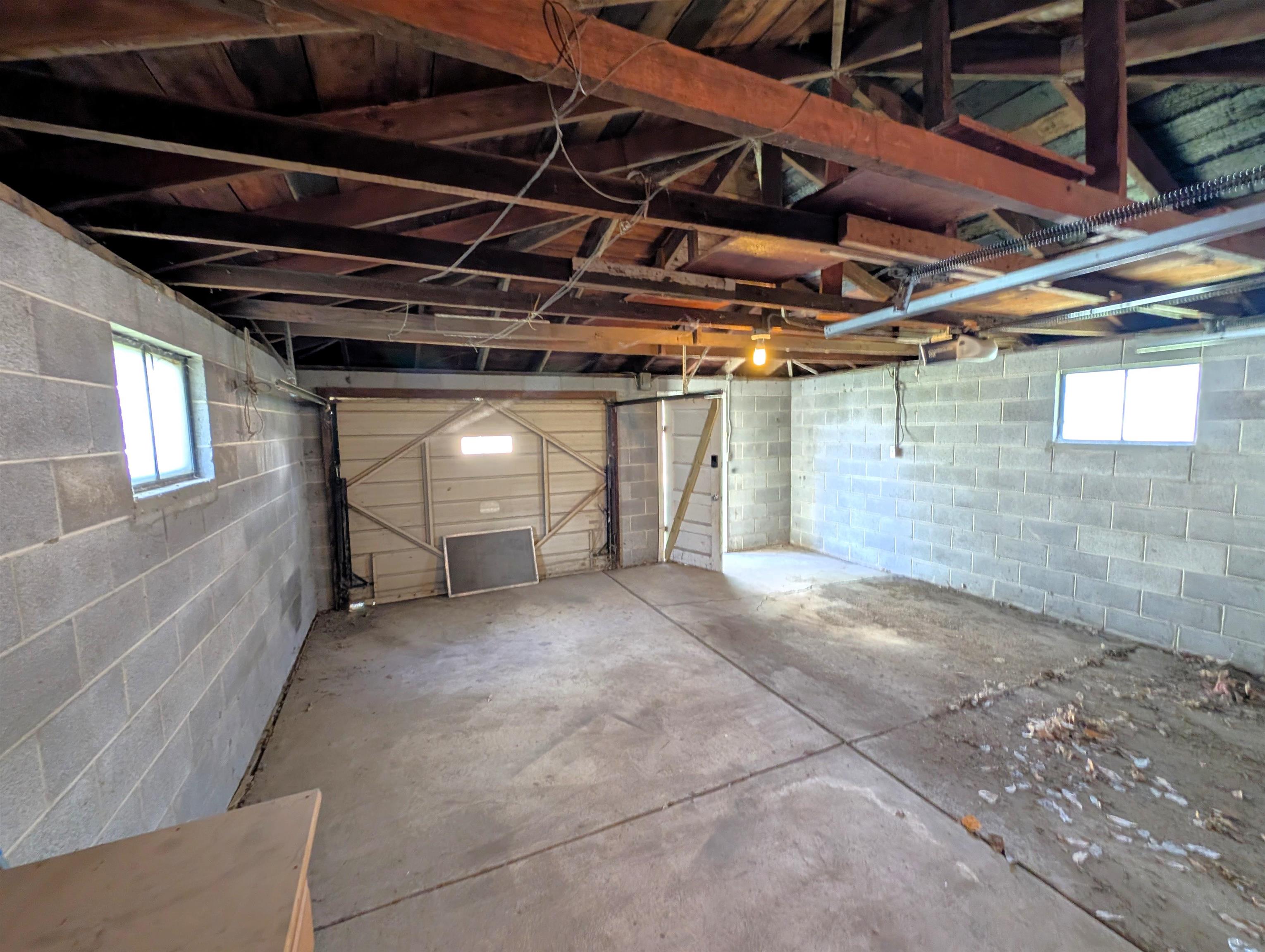 1206 N 8th St, Salina, KS 67401