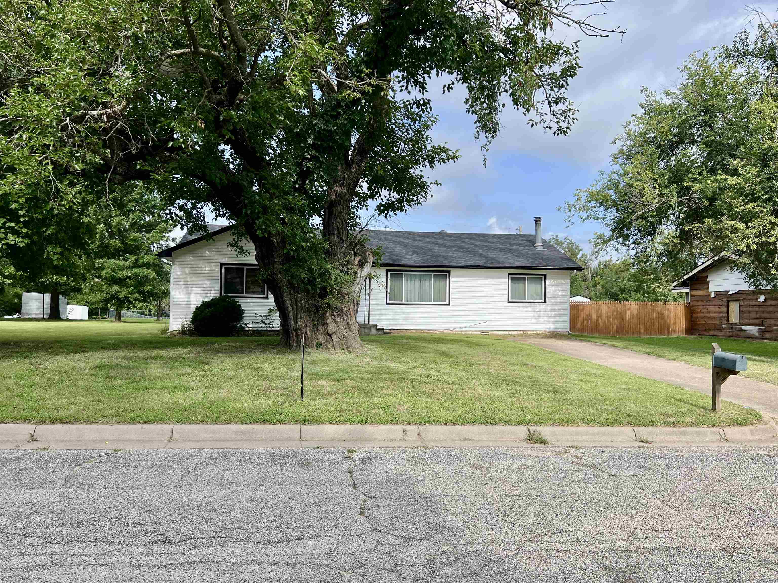 1015 N 10th, Arkansas City, KS 67005
