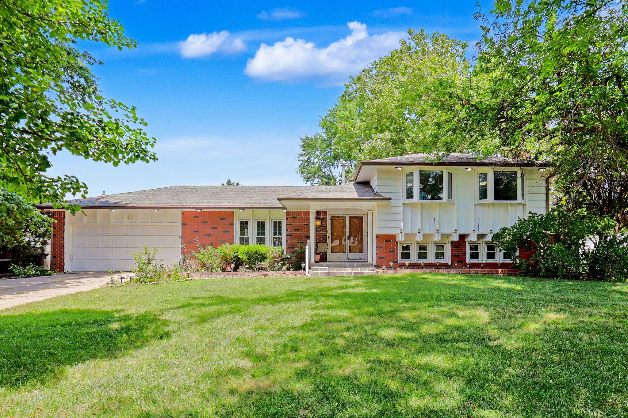 1950 N Charlotte, Wichita, KS 67208