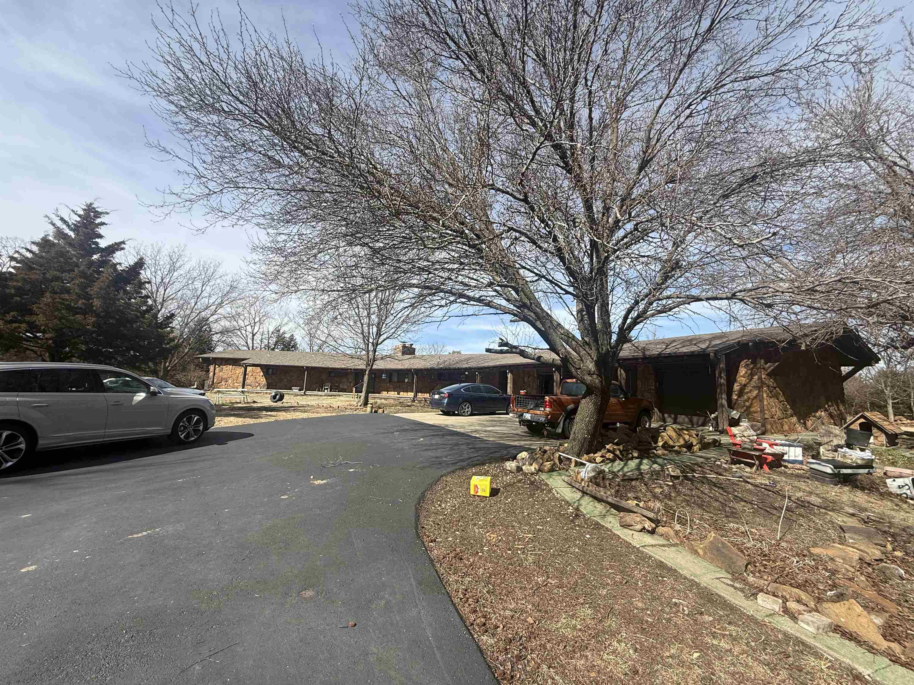 9510 E 101st St N, Valley Center, KS 67147