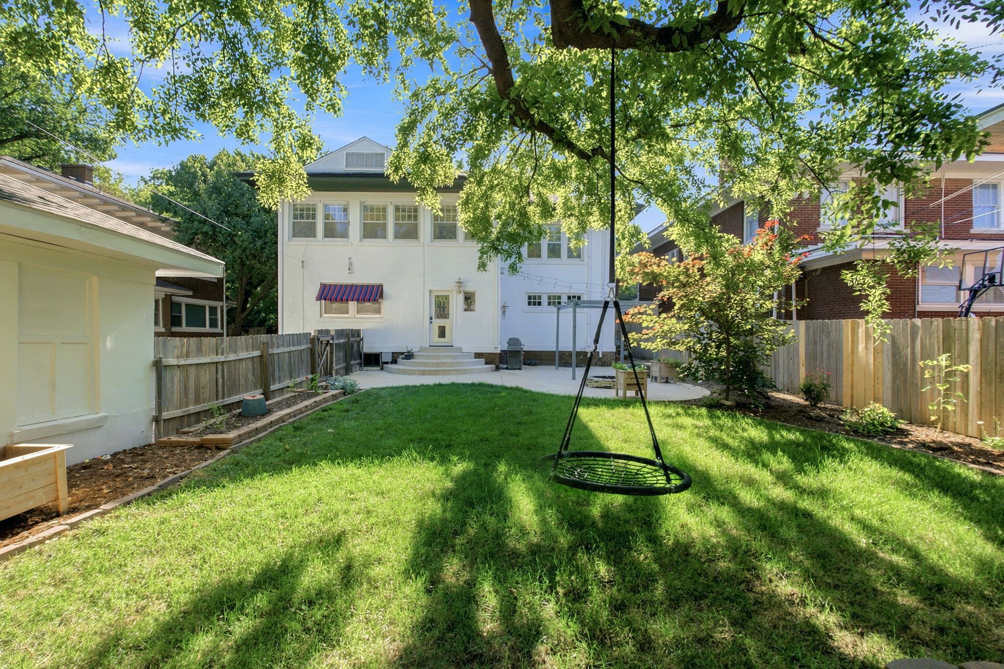 105 N Broadview St, Wichita, KS 67208