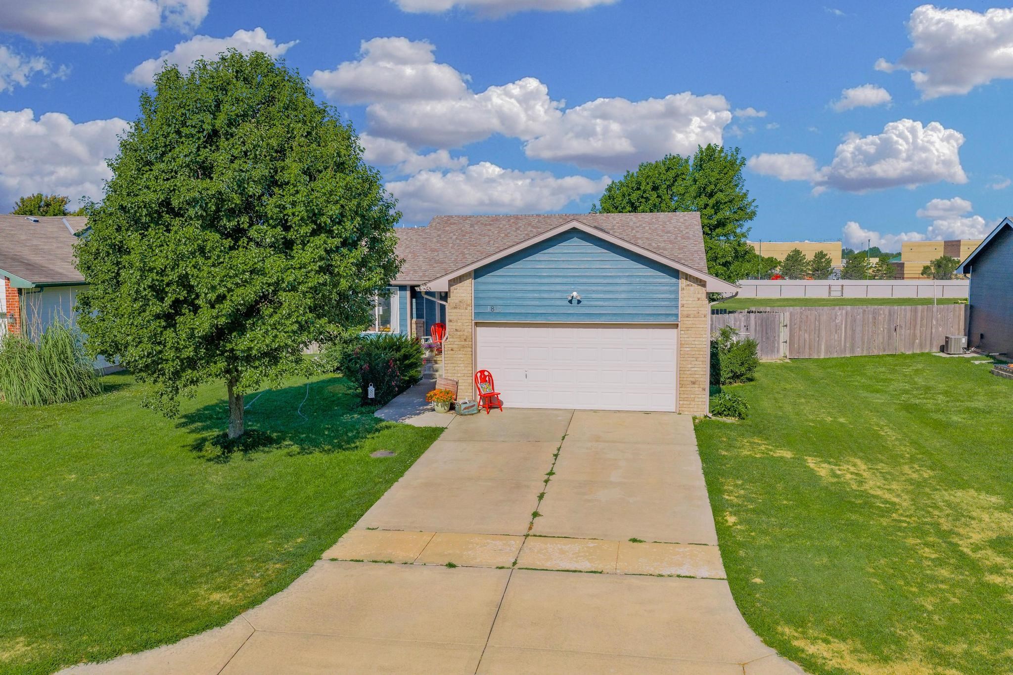 1815 N Country Walk, Mulvane, KS 67110