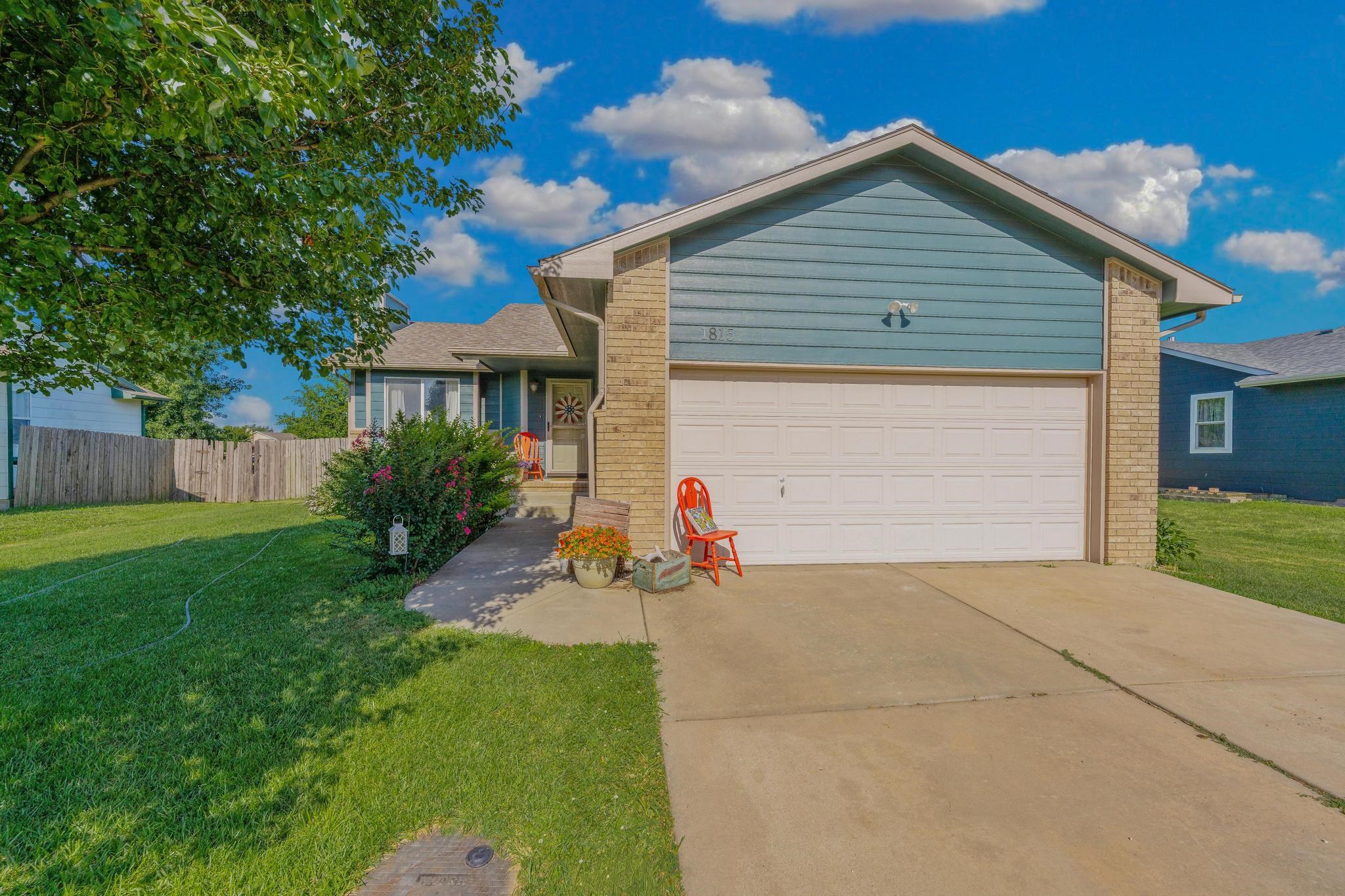 1815 N Country Walk, Mulvane, KS 67110