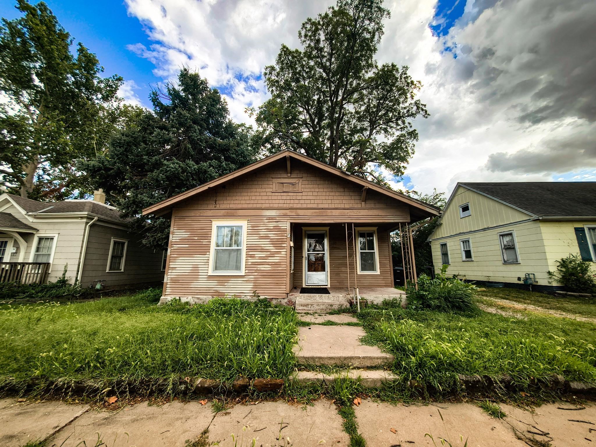 320 Center, Salina, KS 67401