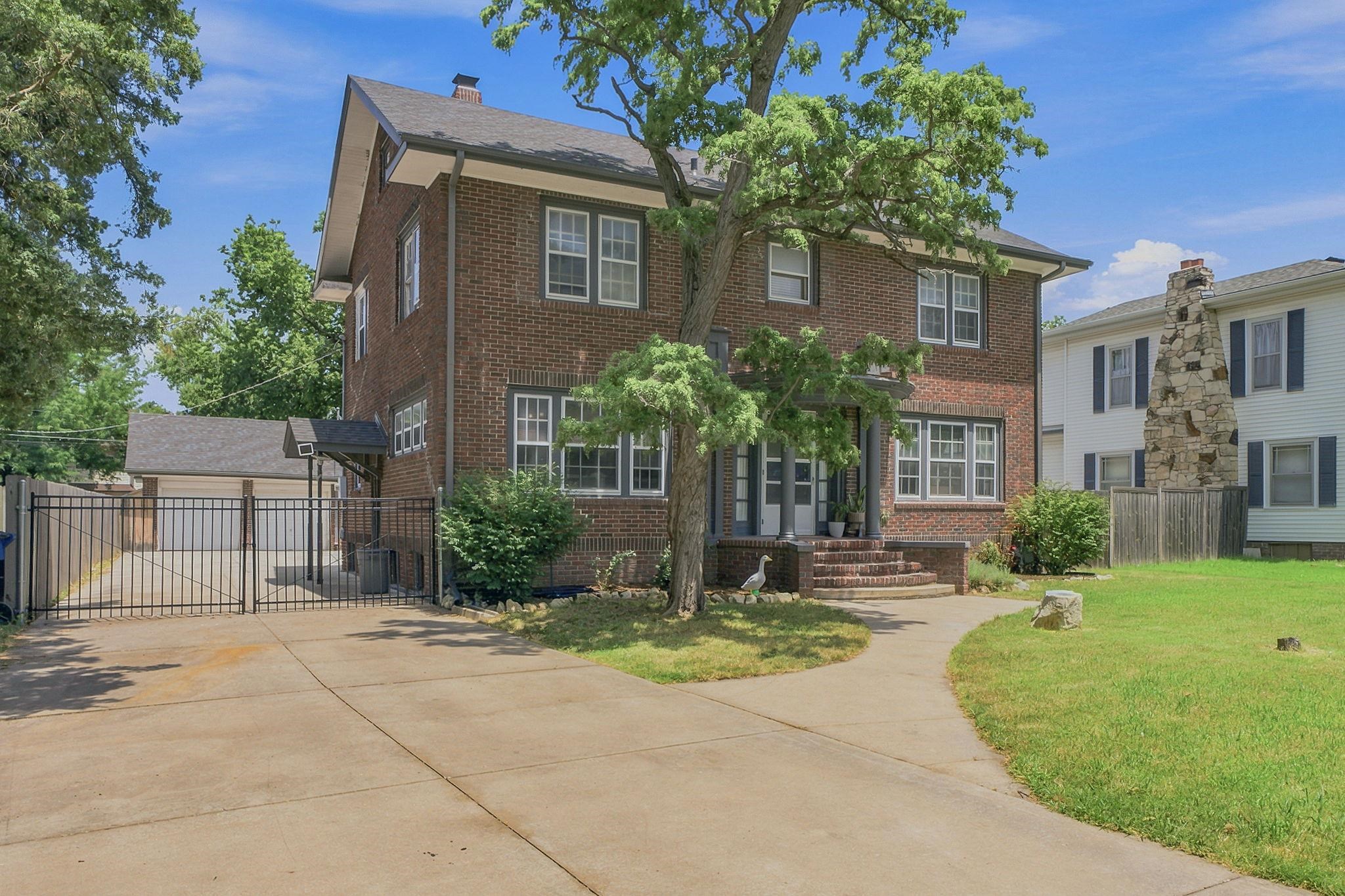 314 E 2nd St, Newton, KS 67114