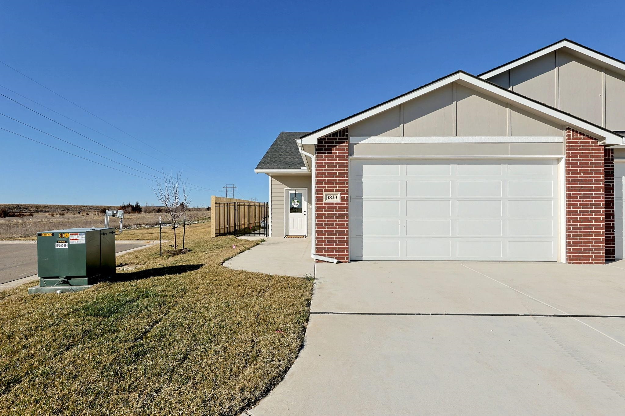 3827 S Bluelake Ct, Wichita, KS 67215