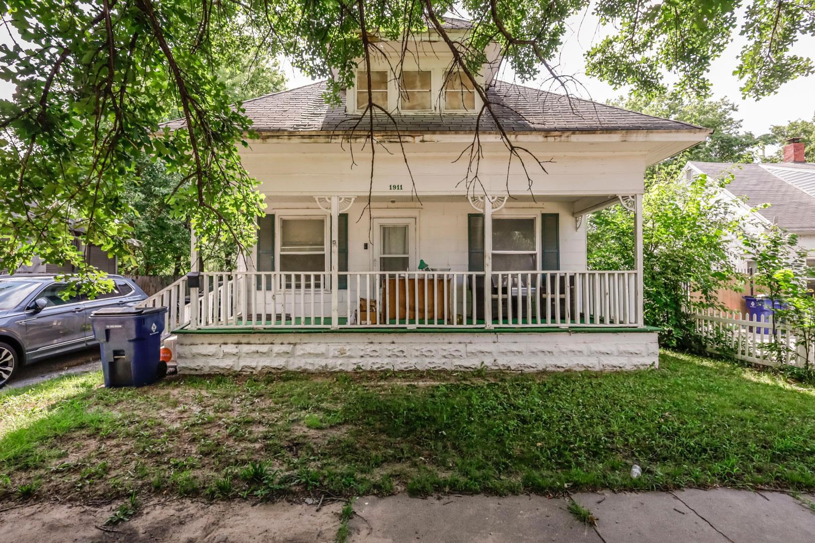 1911 S Saint Francis, Wichita, KS 67211