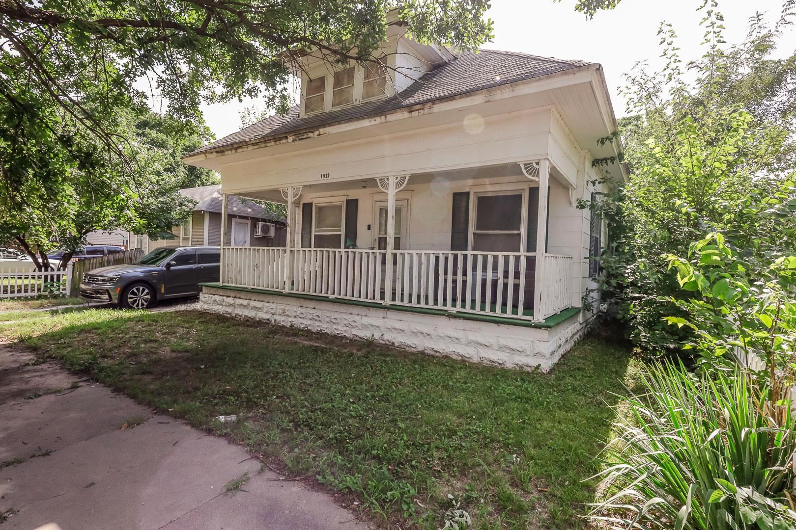 1911 S Saint Francis, Wichita, KS 67211
