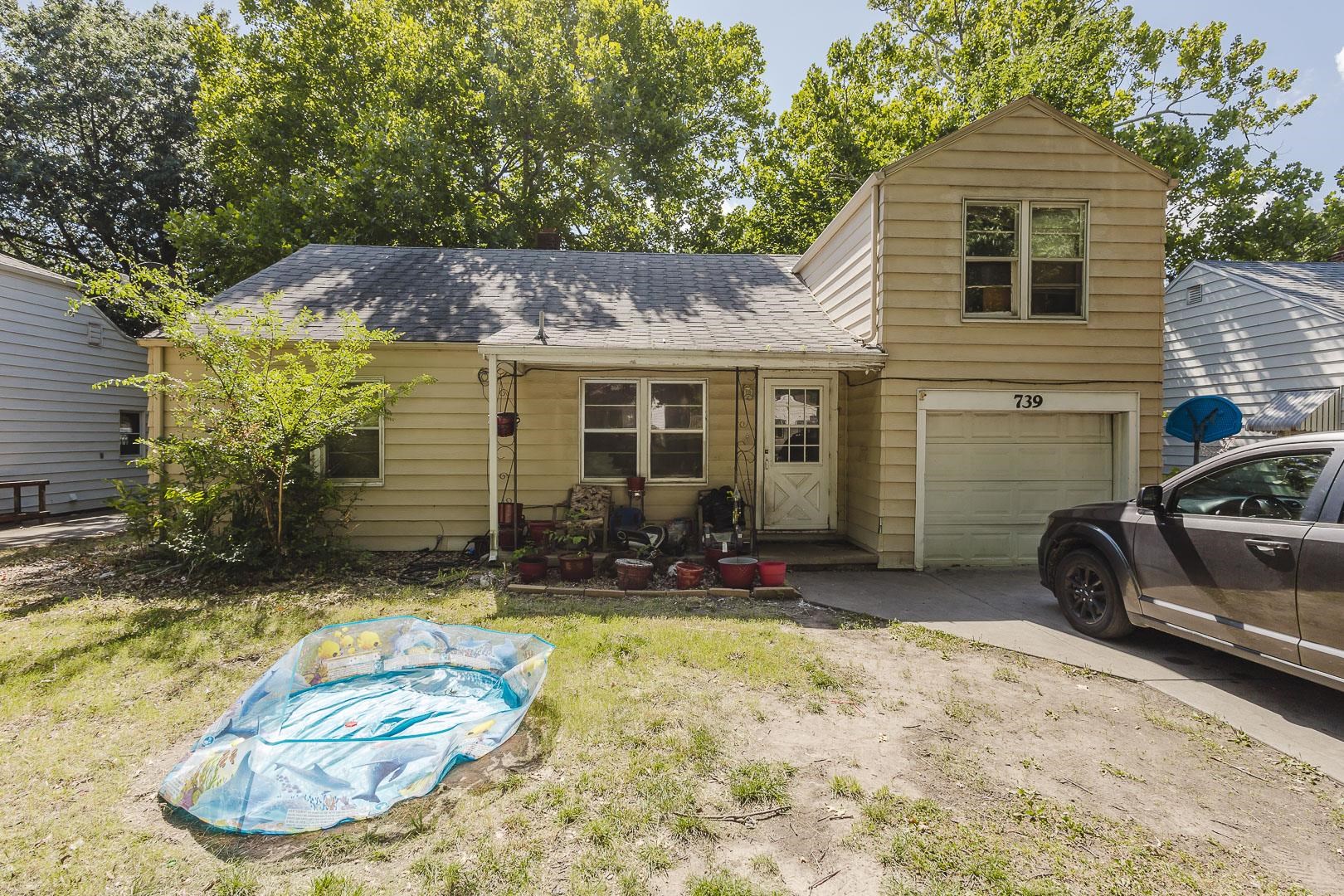 739 S Crestway, Wichita, KS 67218