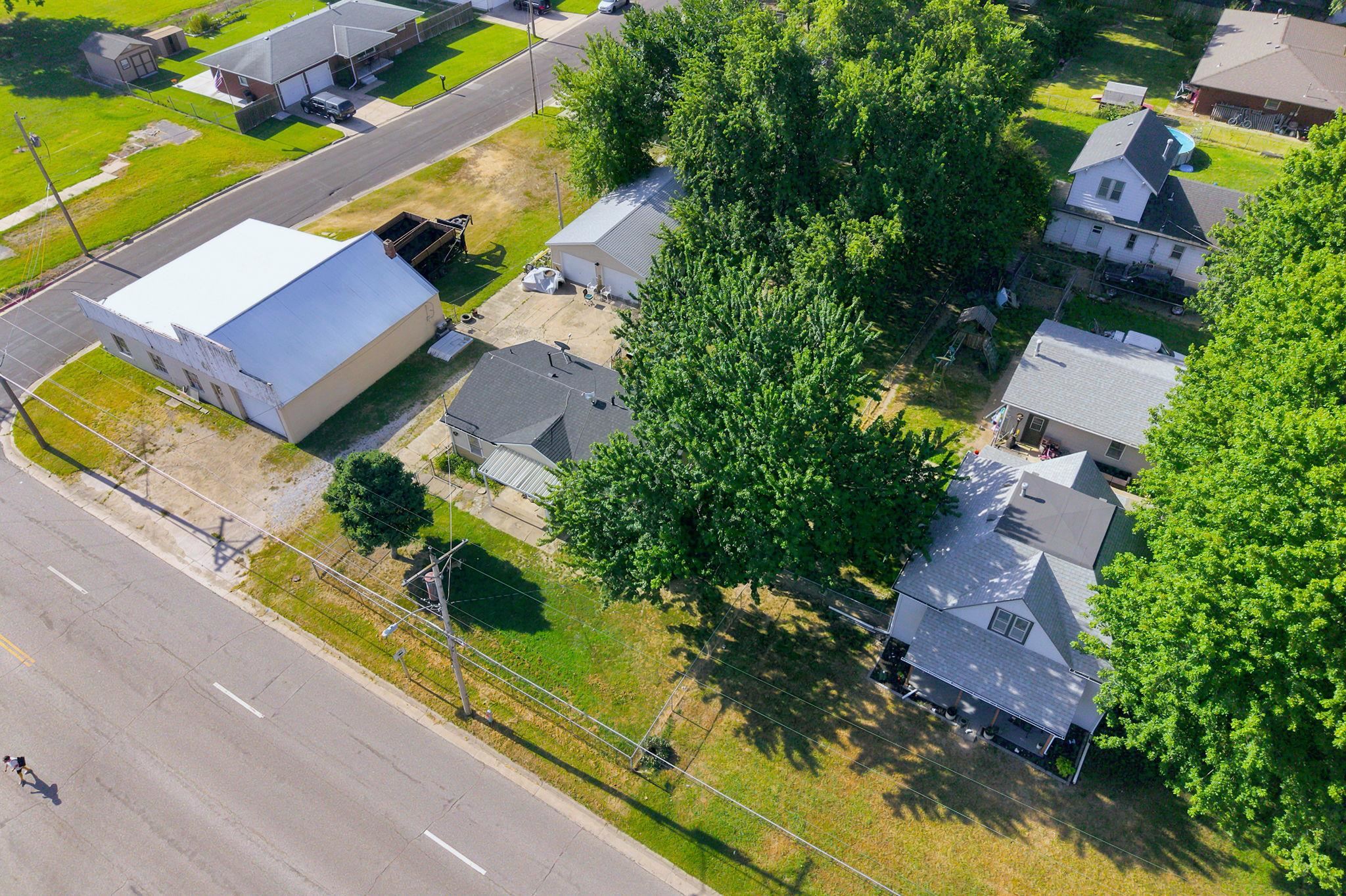 217 W Chicago Ave, Colwich, KS 67030