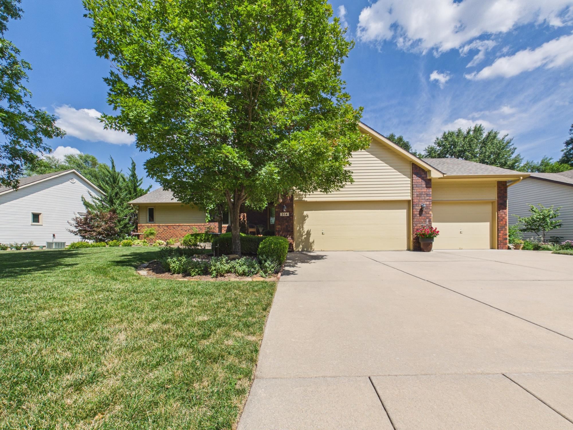 314 N Bay Country St, Wichita, KS 67235