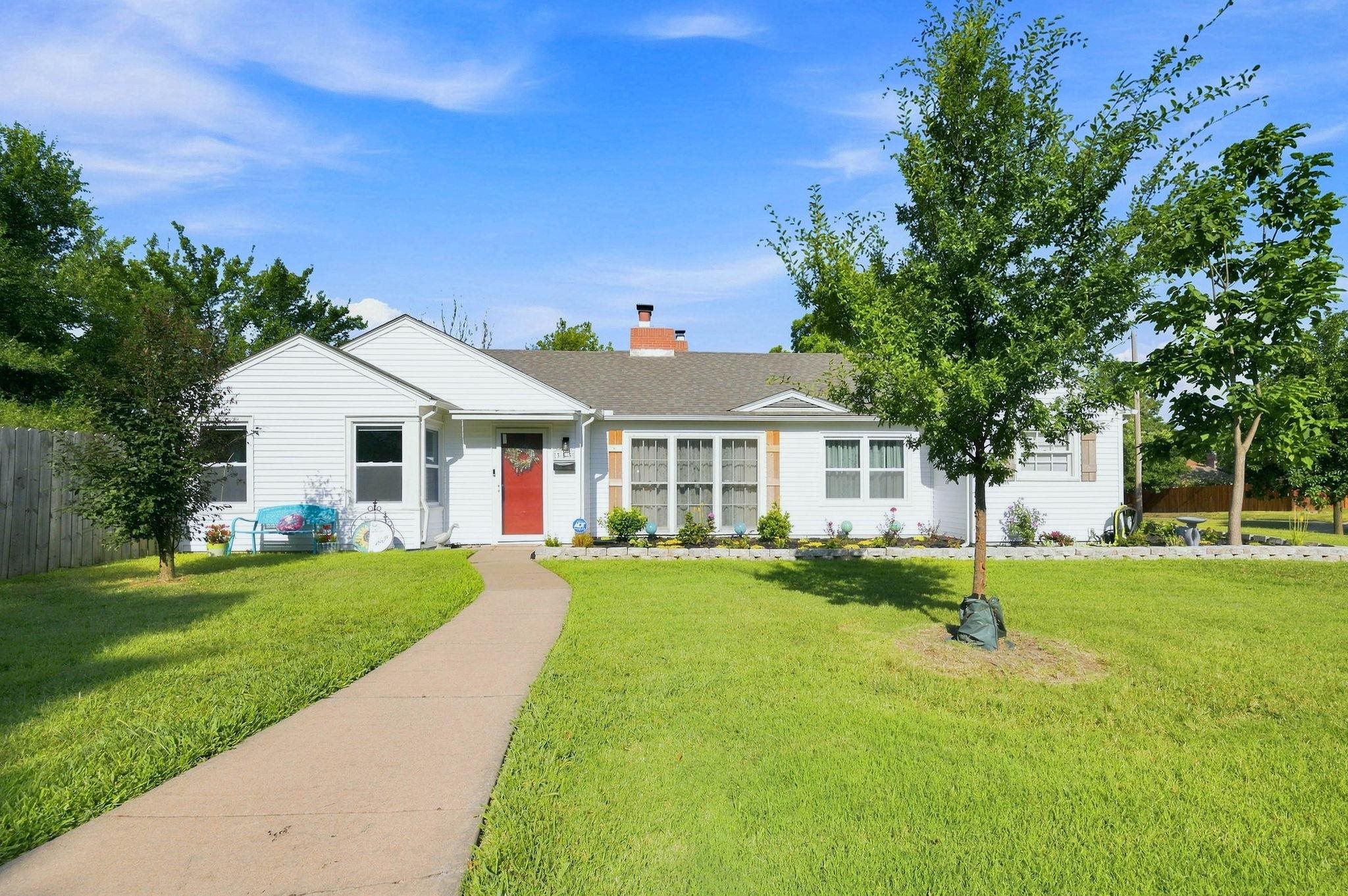 353 N Pinecrest Ave, Wichita, KS 67208
