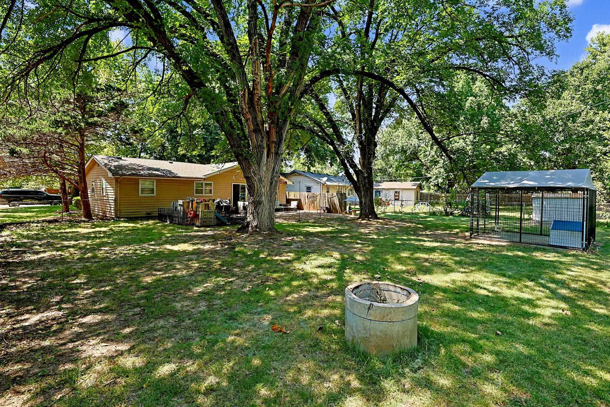 1314 N Westview Dr, Derby, KS 67037