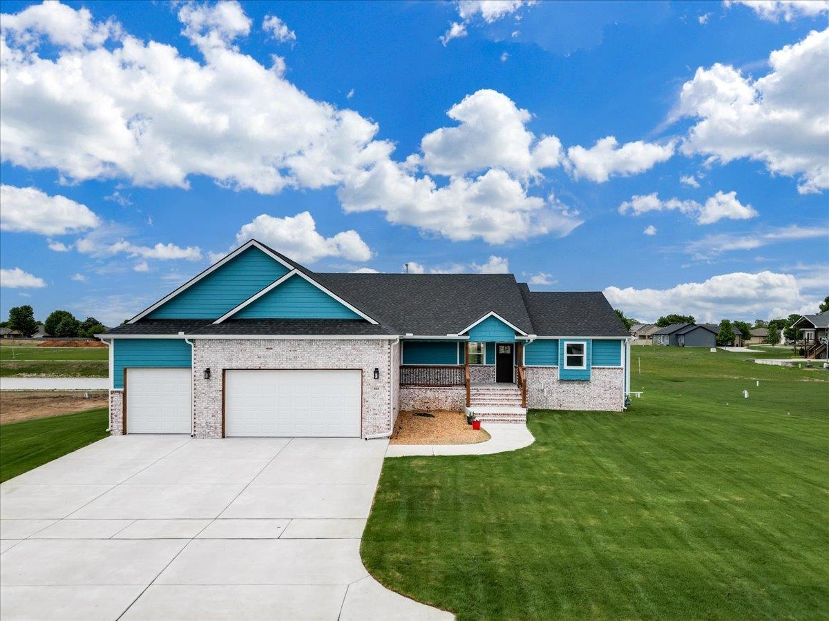 464 S Stoney Creek St, Clearwater, KS 67026