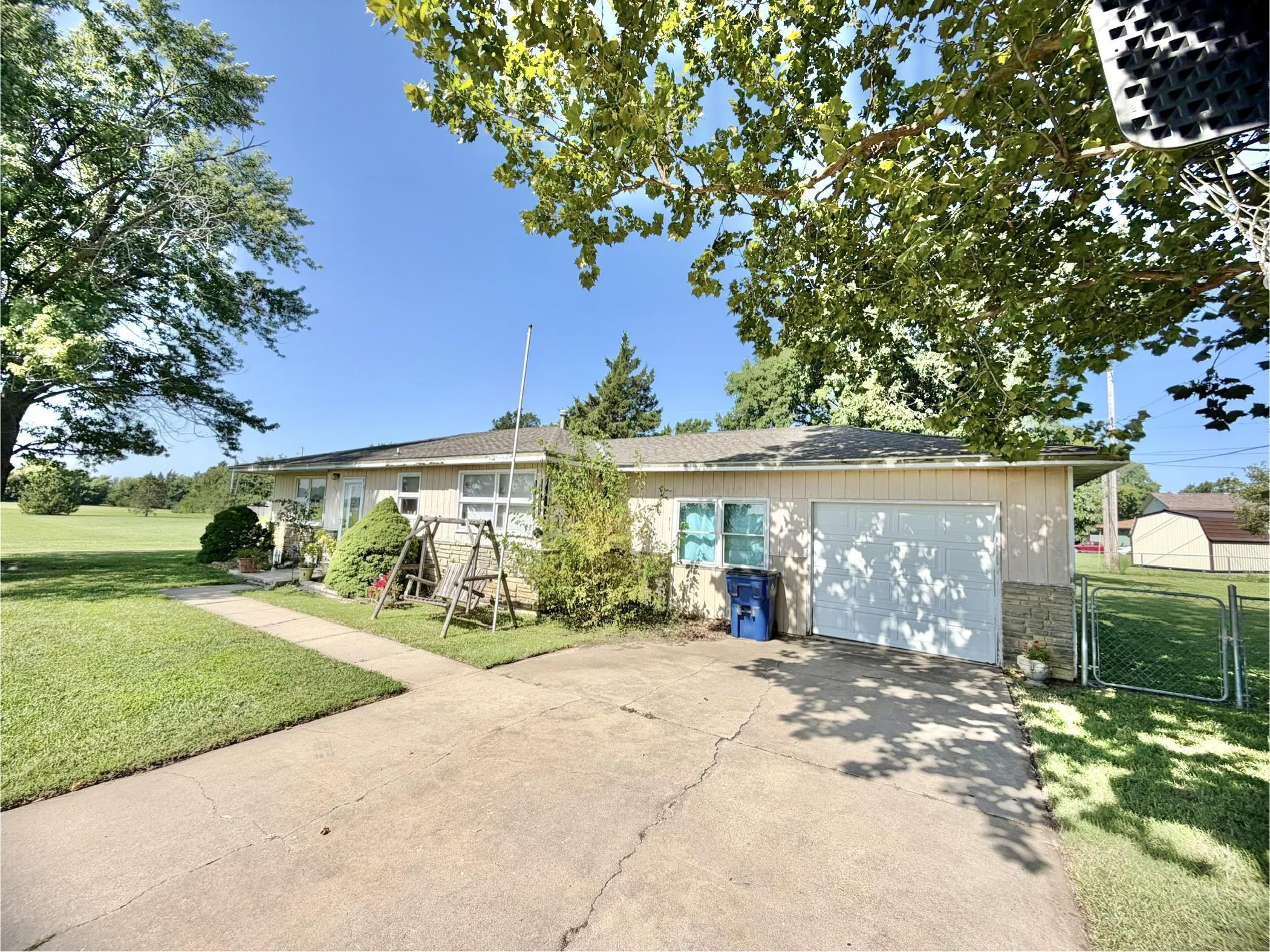133 Tiffany Ln, Eureka, KS 67045