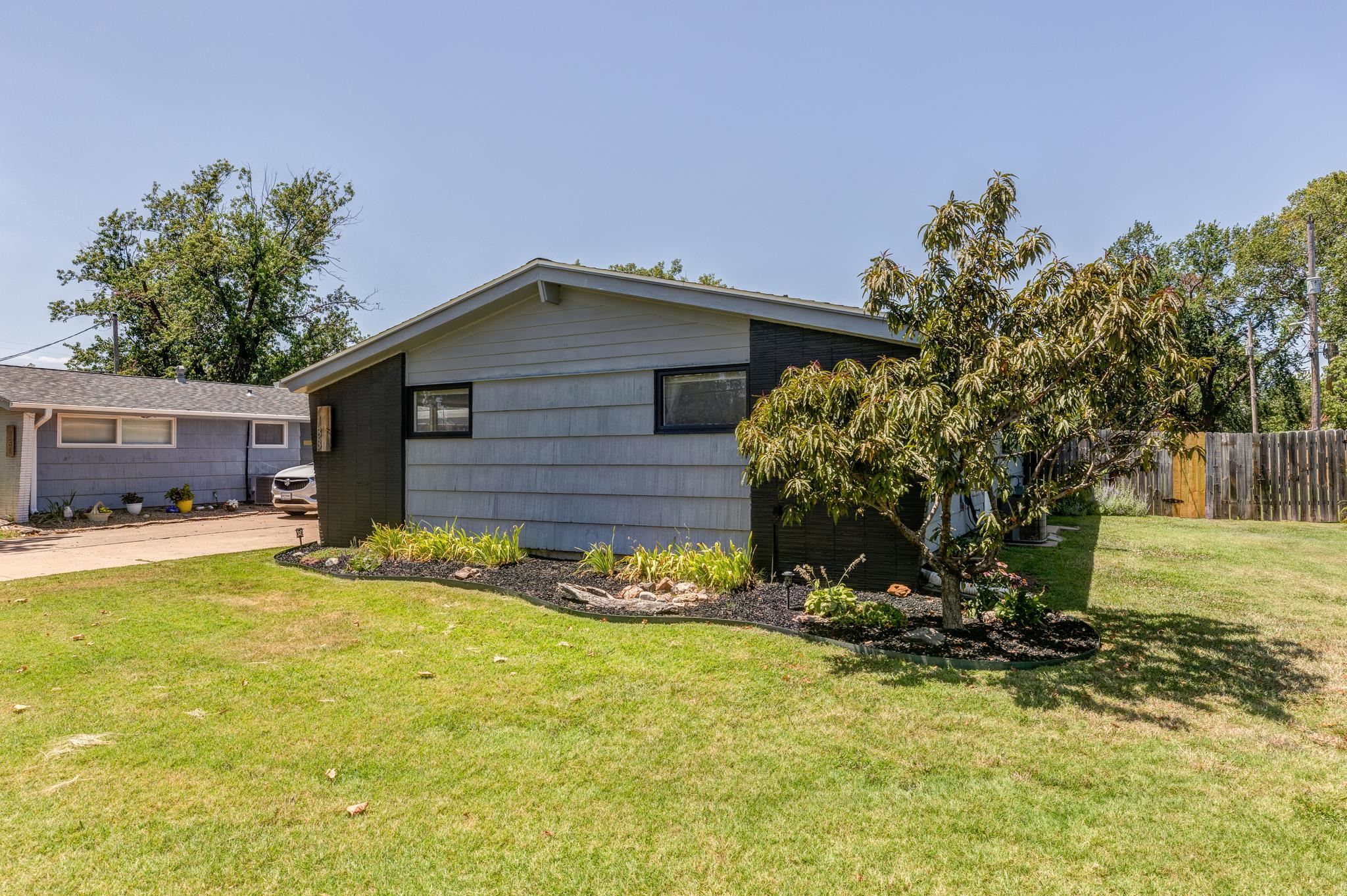 133 Georgia Ave, Salina, KS 67401